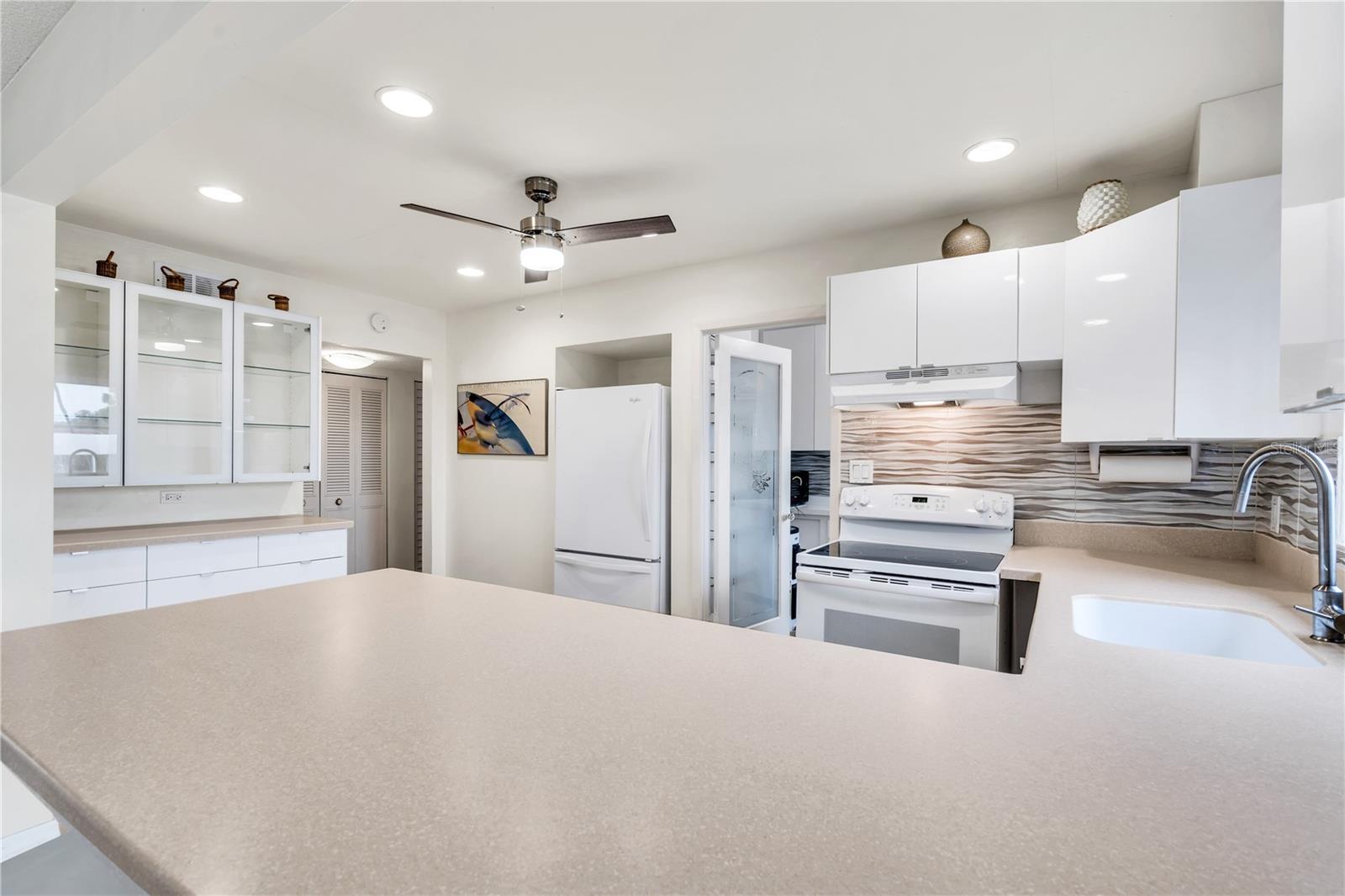 Image 19 of 41 For 3866 Catalina Drive