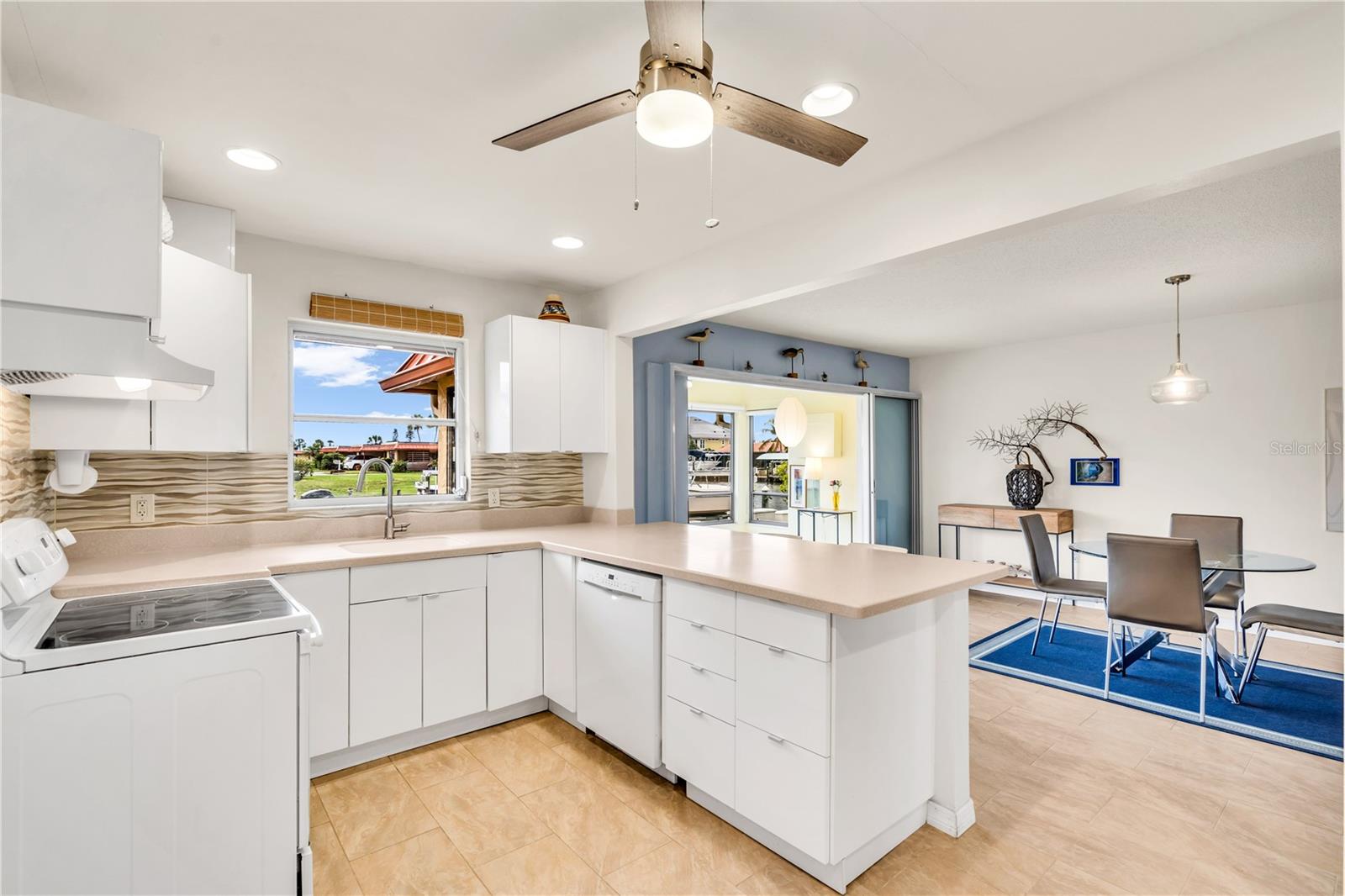 Image 20 of 41 For 3866 Catalina Drive