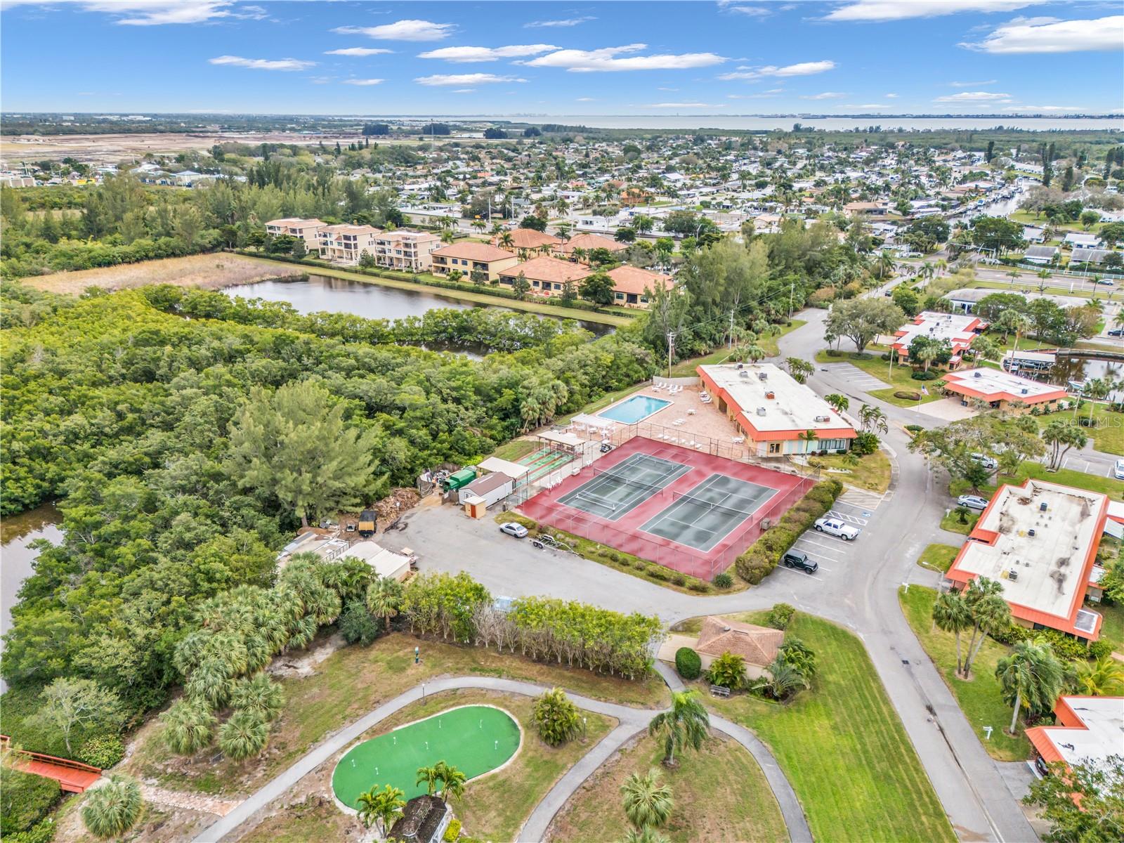 Image 30 of 41 For 3866 Catalina Drive