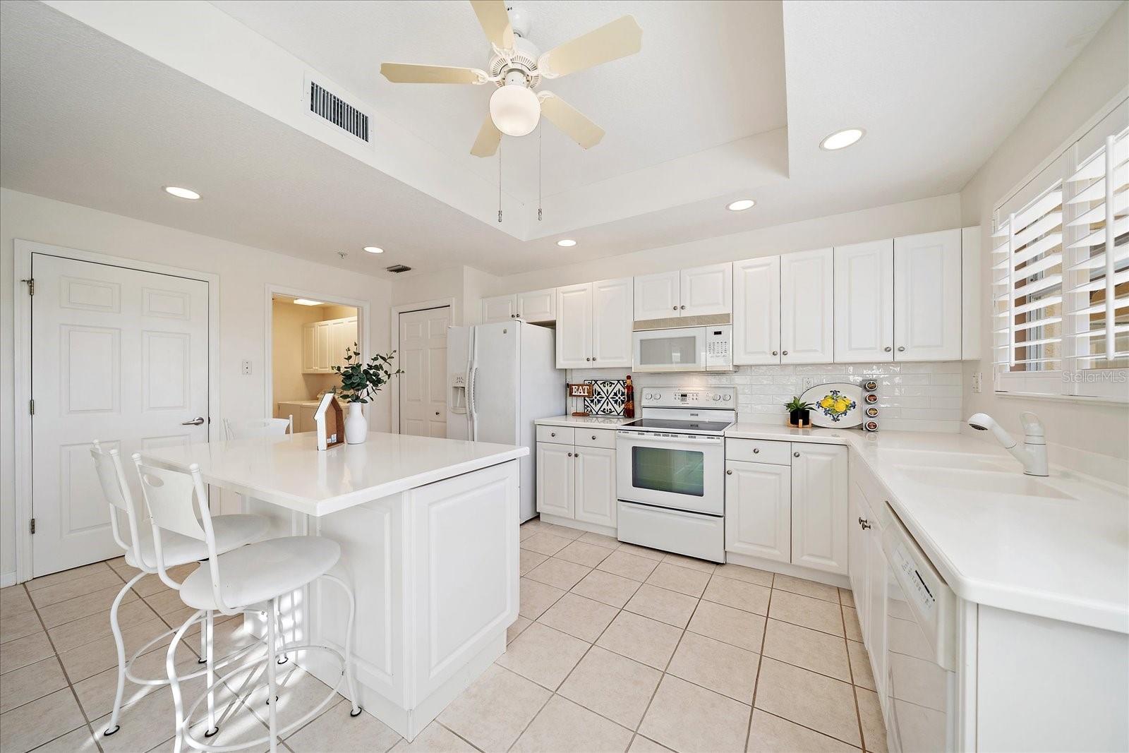 Image 12 of 50 For 6318 Grand Oak Circle 204