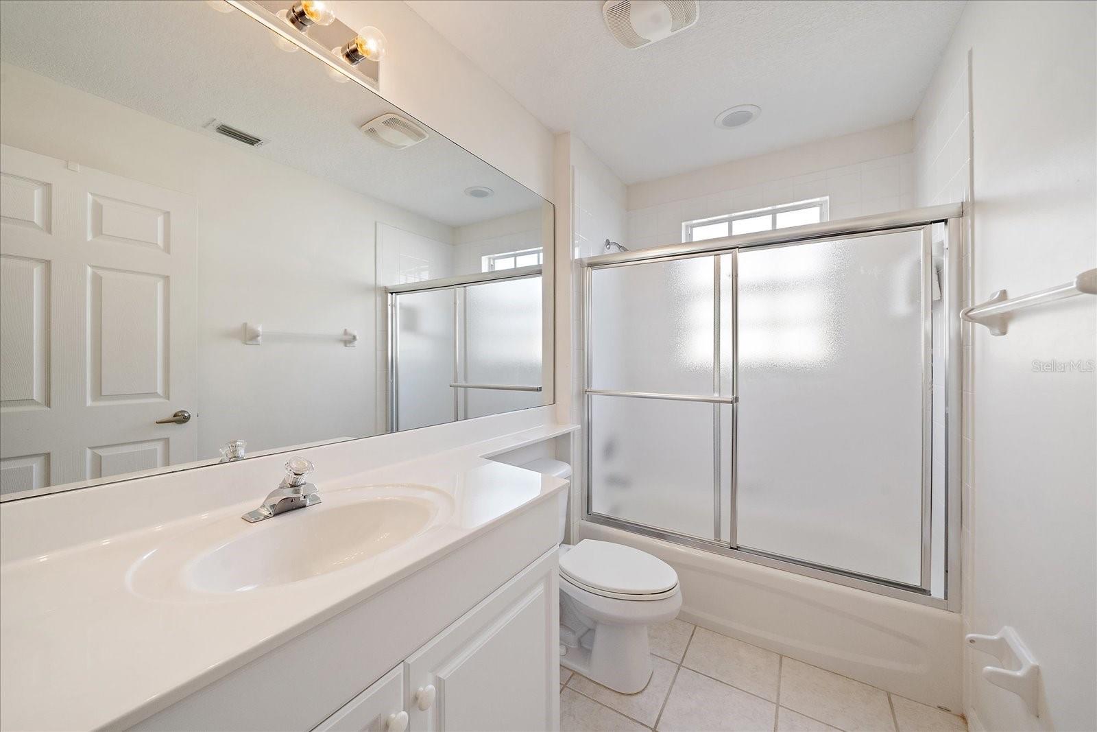 Image 19 of 50 For 6318 Grand Oak Circle 204