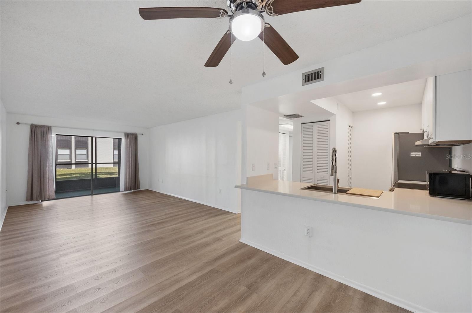 Image 11 of 31 For 3231 Beneva Road 103