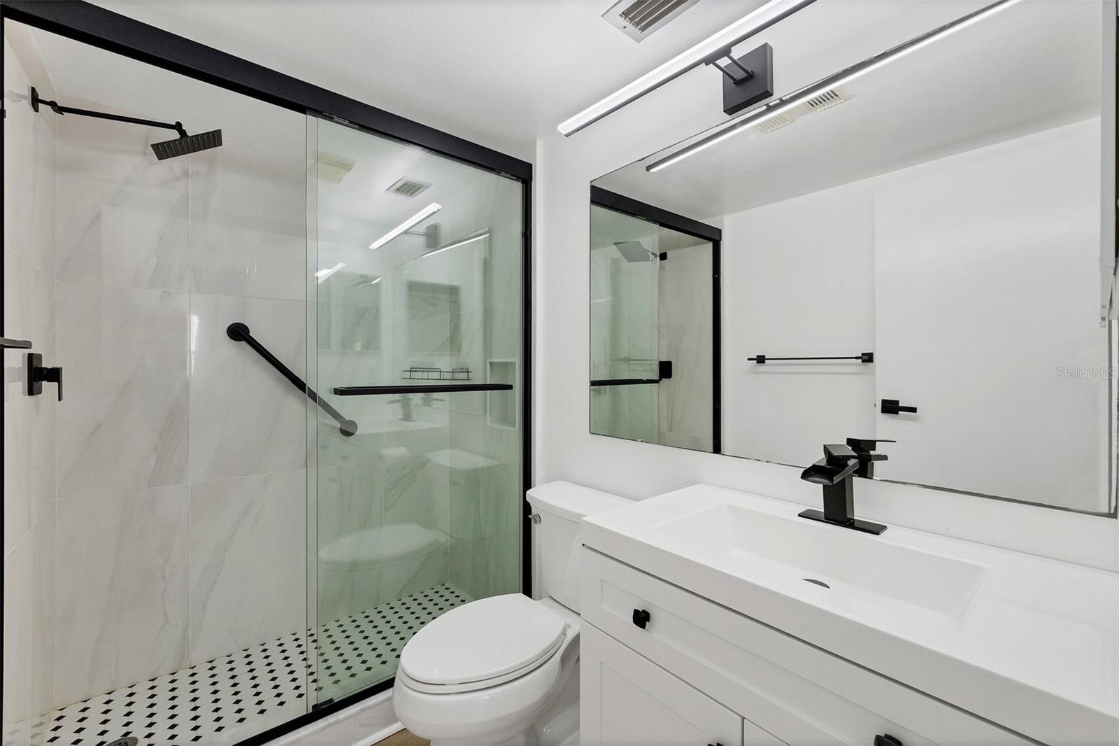 Image 15 of 31 For 3231 Beneva Road 103