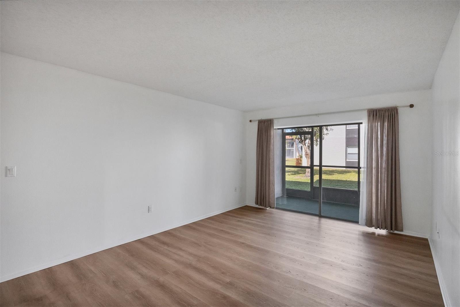 Image 5 of 31 For 3231 Beneva Road 103