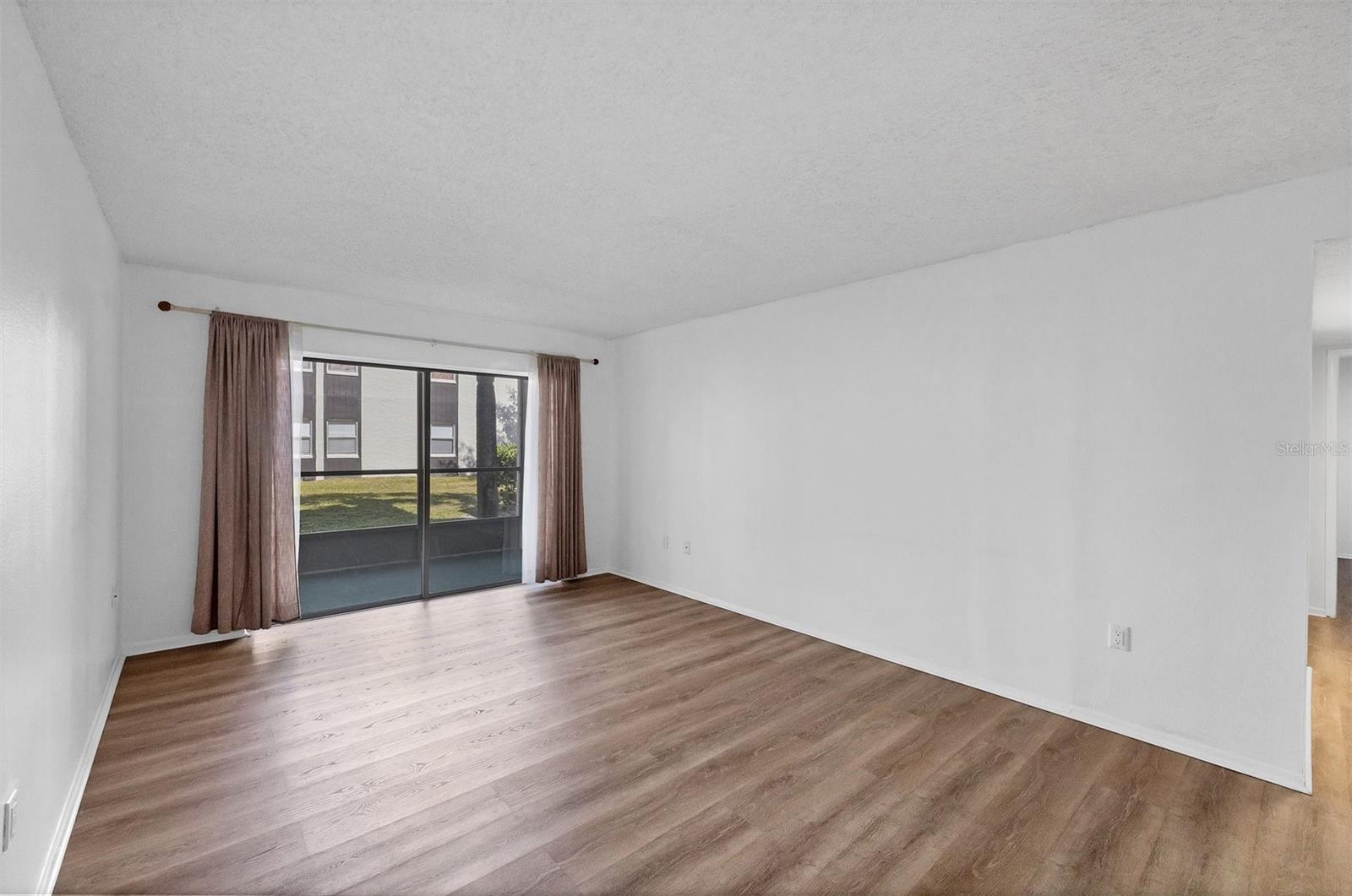 Image 6 of 31 For 3231 Beneva Road 103