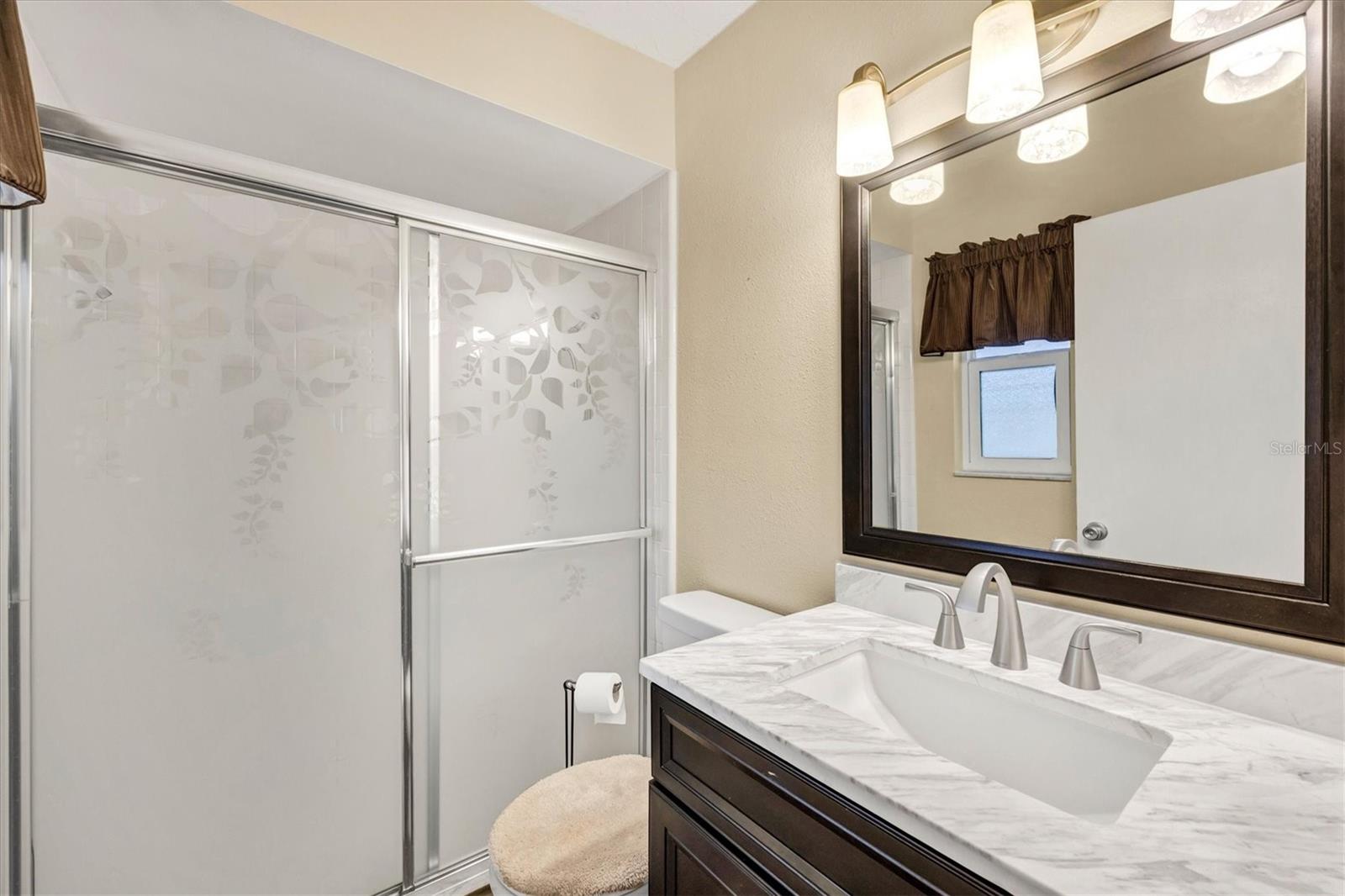 Image 17 of 38 For 6416 Mercer Road