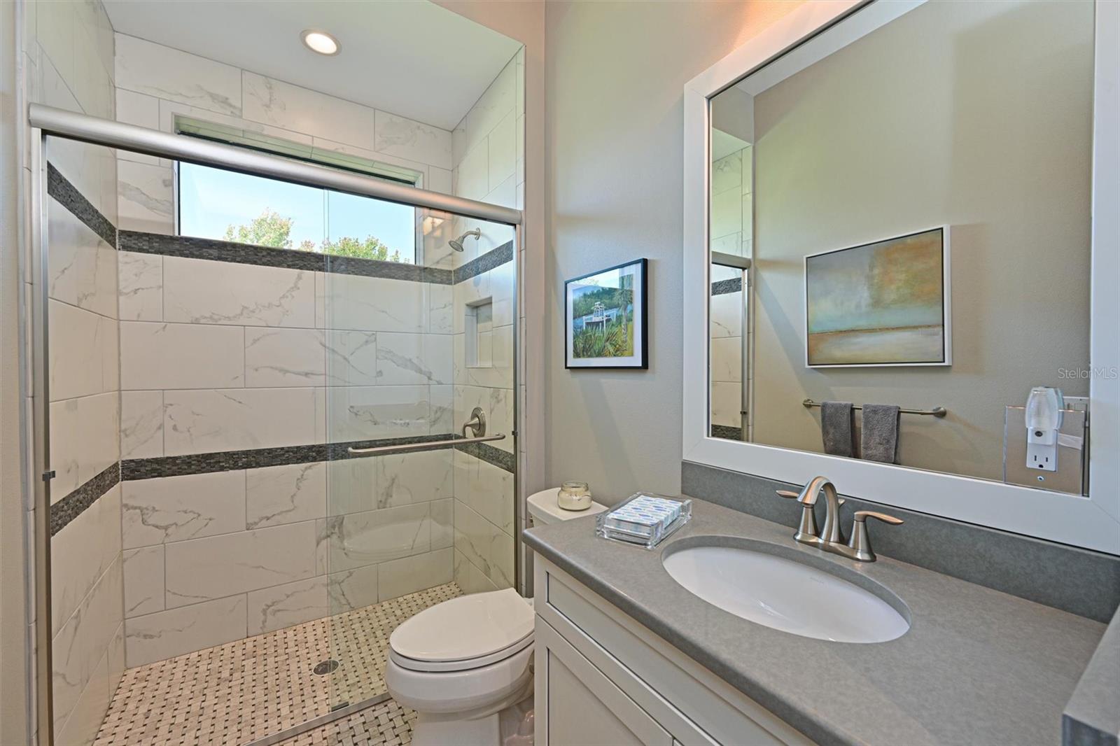 Image 23 of 57 For 11807 Rive Isle Run