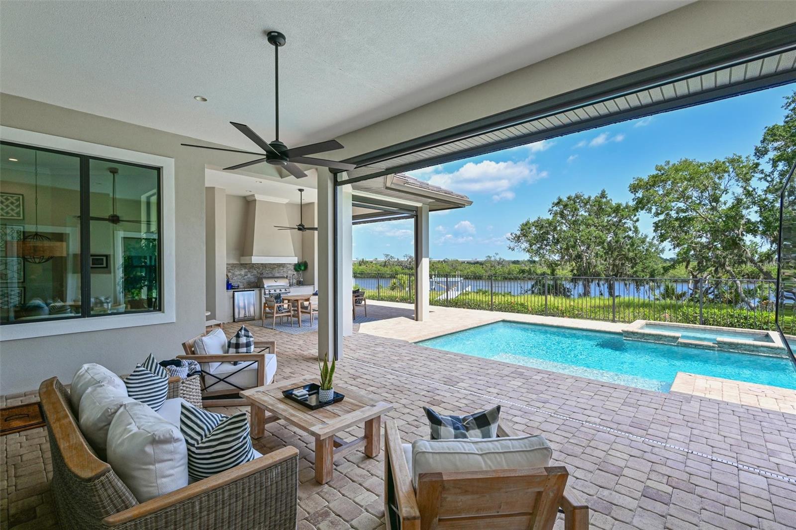 Image 28 of 57 For 11807 Rive Isle Run