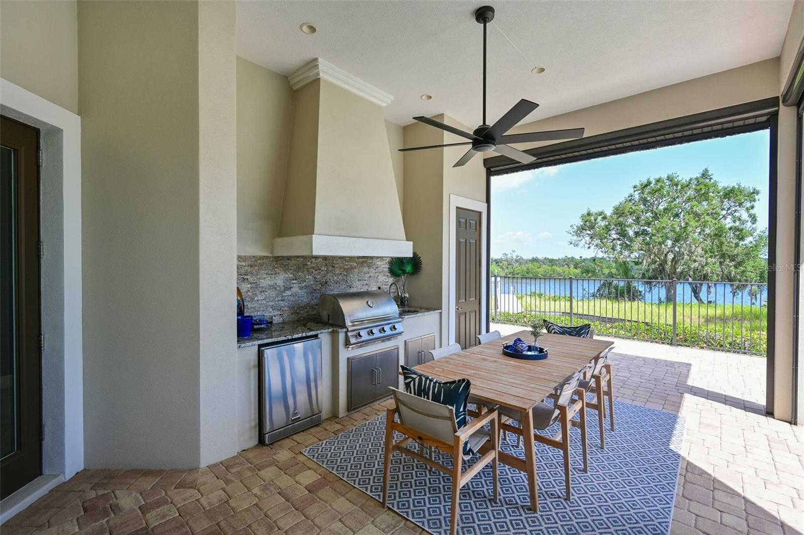 Image 33 of 57 For 11807 Rive Isle Run