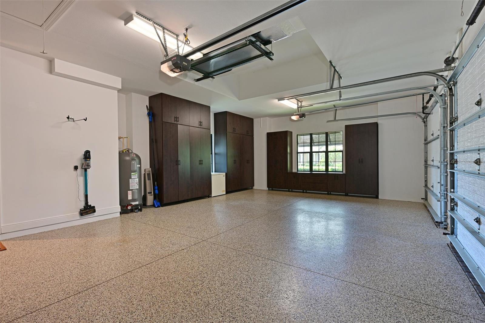 Image 39 of 57 For 11807 Rive Isle Run