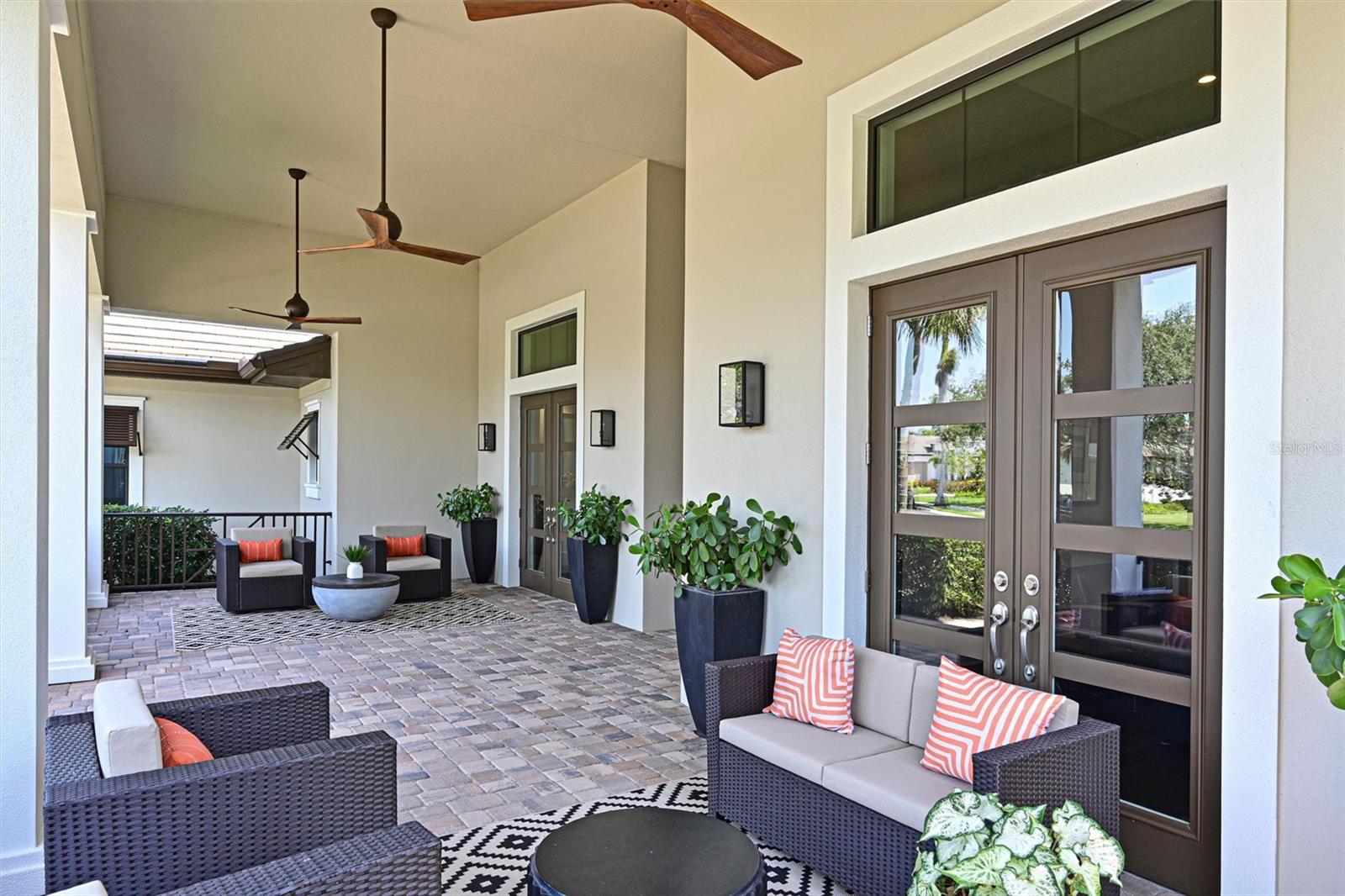 Image 5 of 57 For 11807 Rive Isle Run