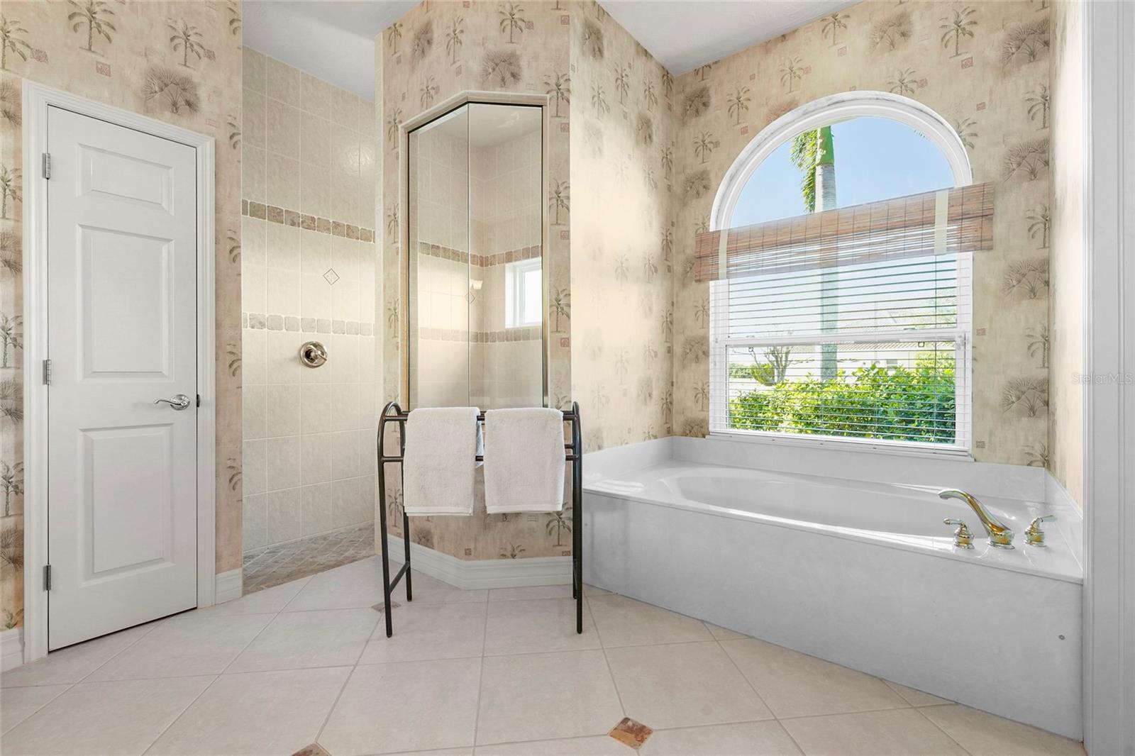 Image 14 of 87 For 6123 9th Avenue Circle Ne