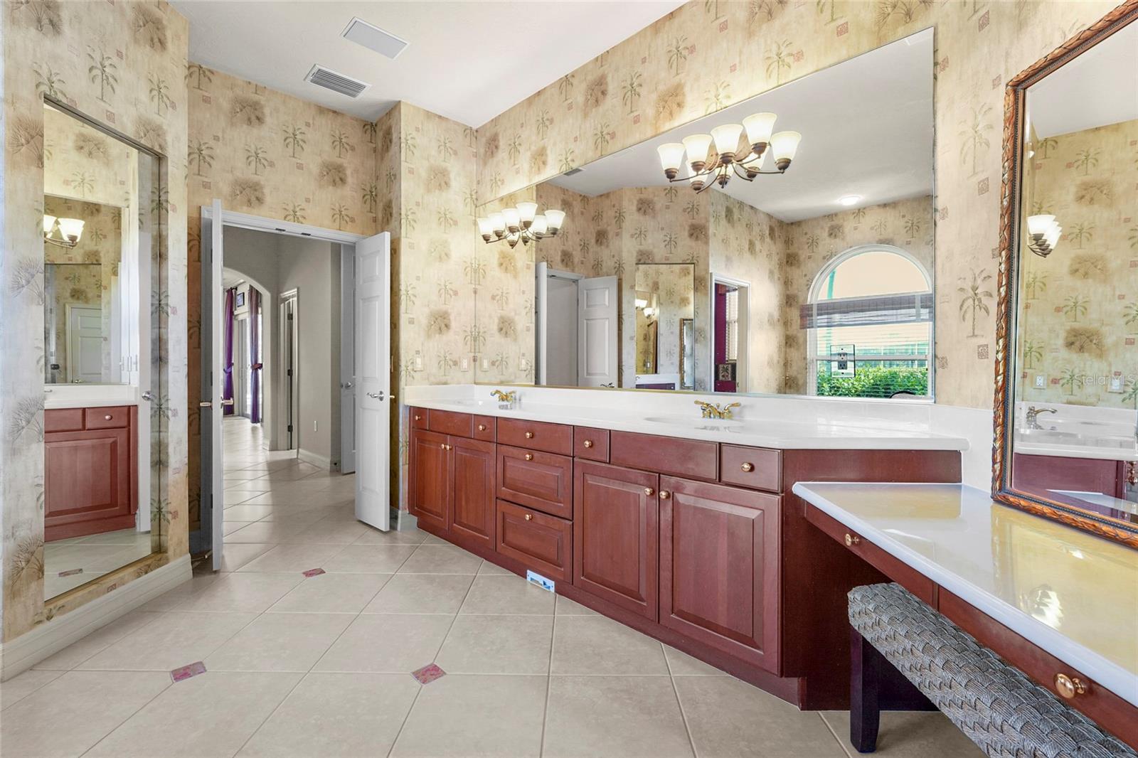 Image 15 of 87 For 6123 9th Avenue Circle Ne