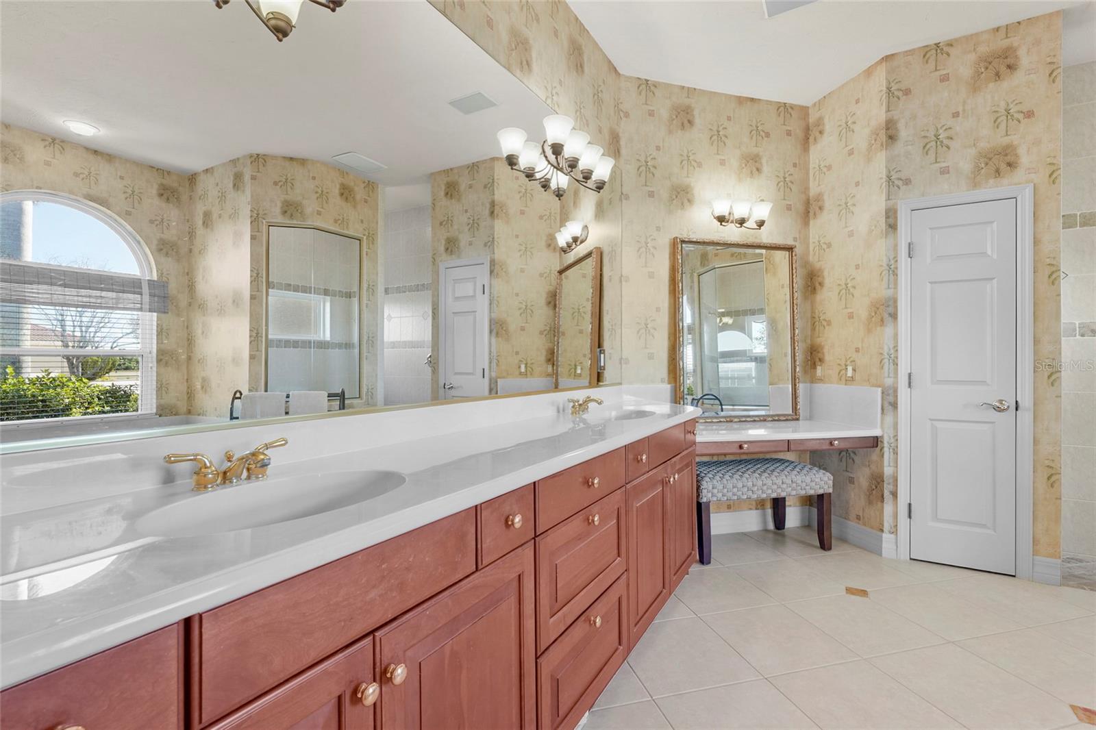 Image 37 of 87 For 6123 9th Avenue Circle Ne