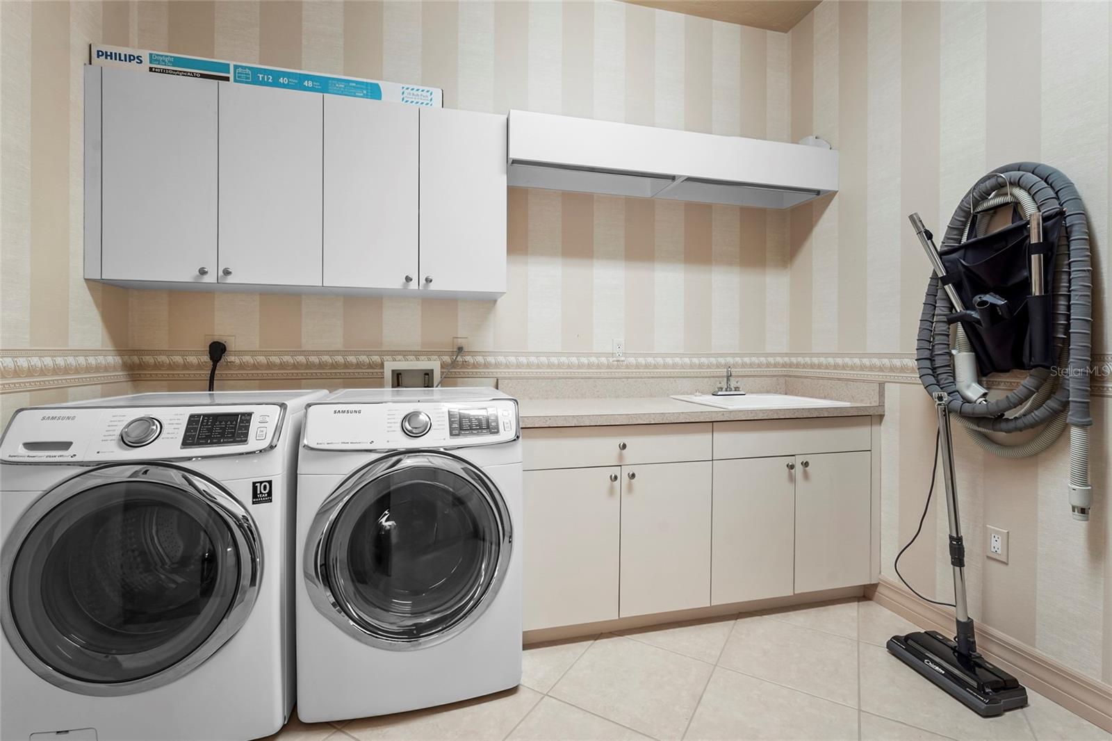 Image 53 of 87 For 6123 9th Avenue Circle Ne