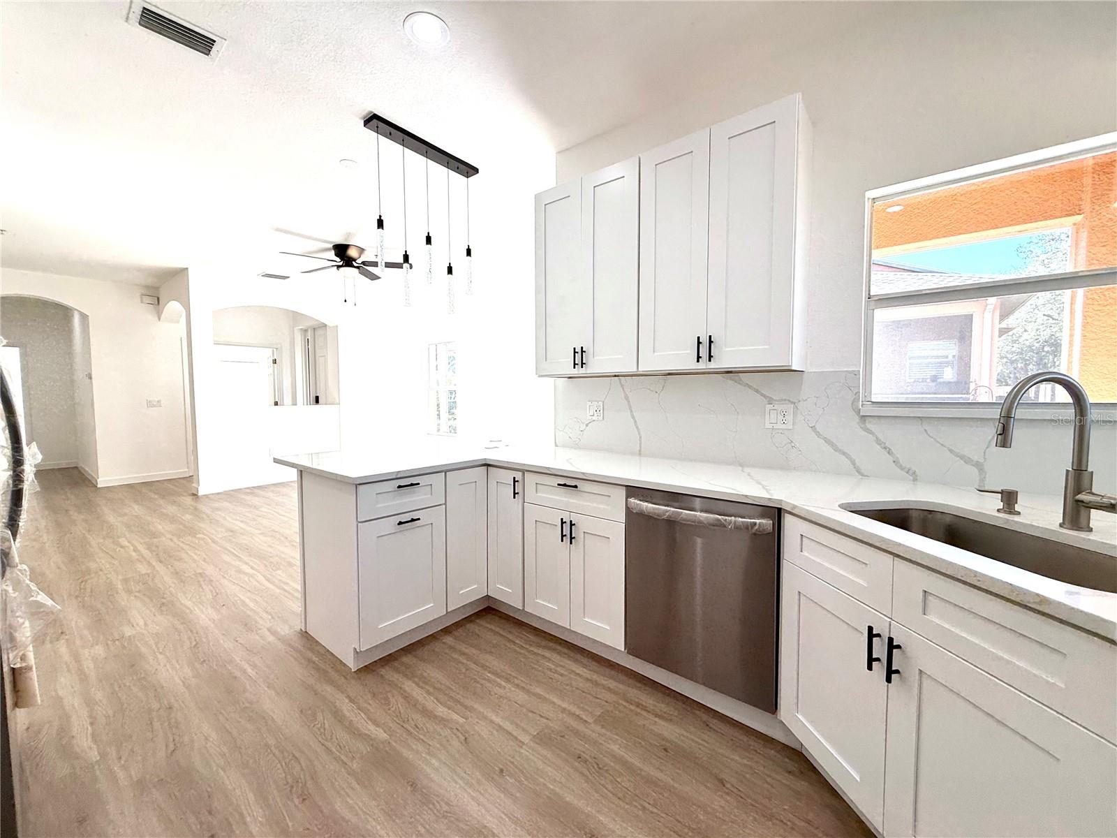 Image 10 of 25 For 4721 1st Avenue E 4721