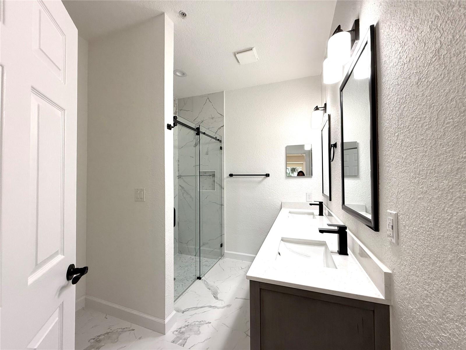 Image 18 of 25 For 4721 1st Avenue E 4721