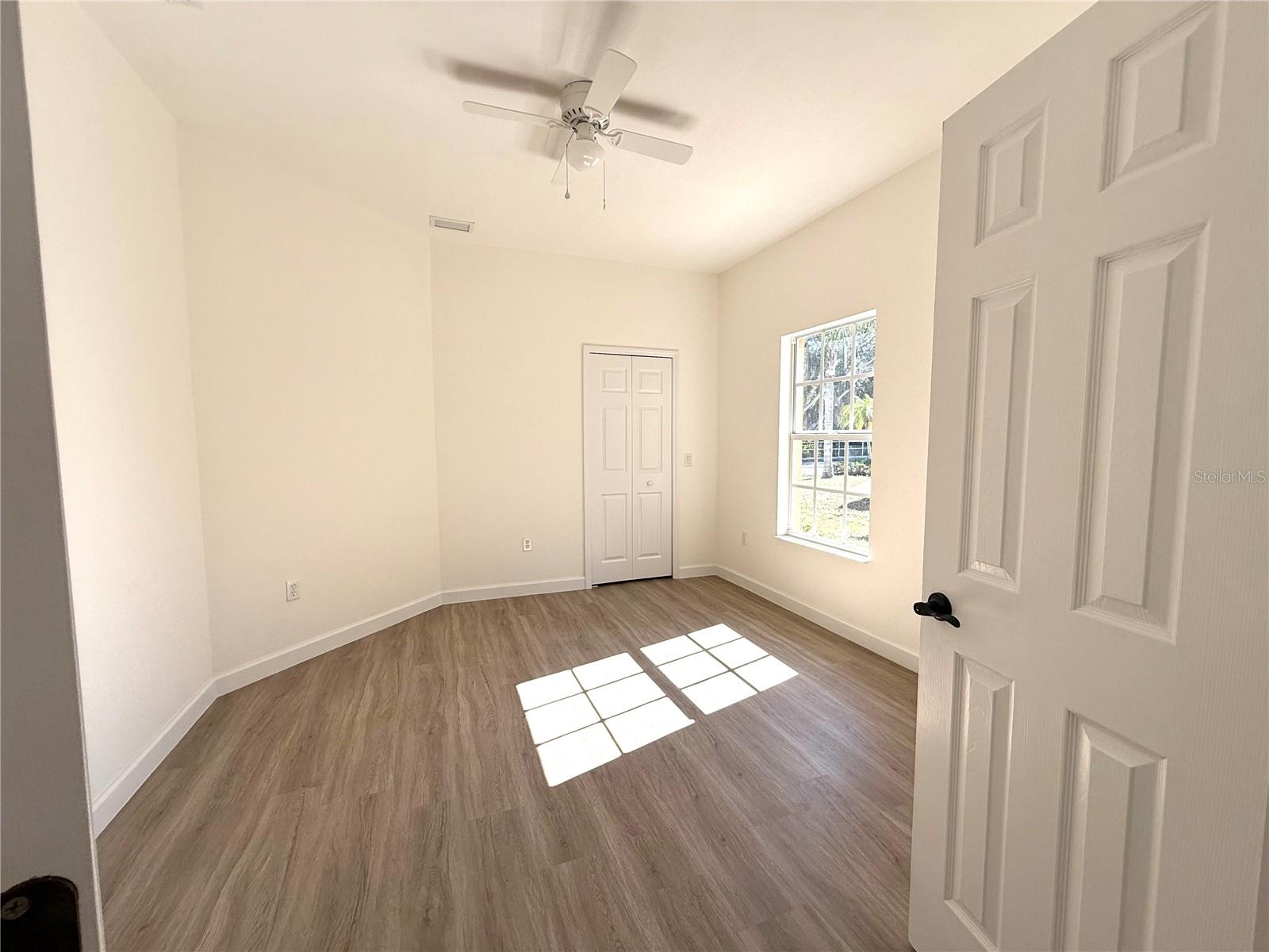 Image 22 of 25 For 4721 1st Avenue E 4721