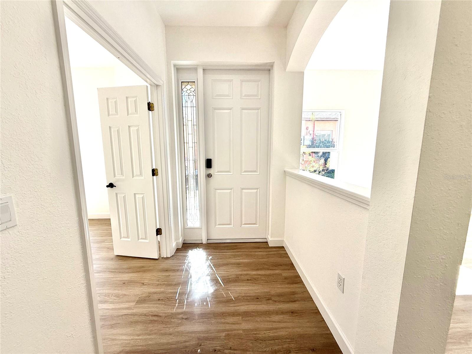 Image 6 of 25 For 4721 1st Avenue E 4721