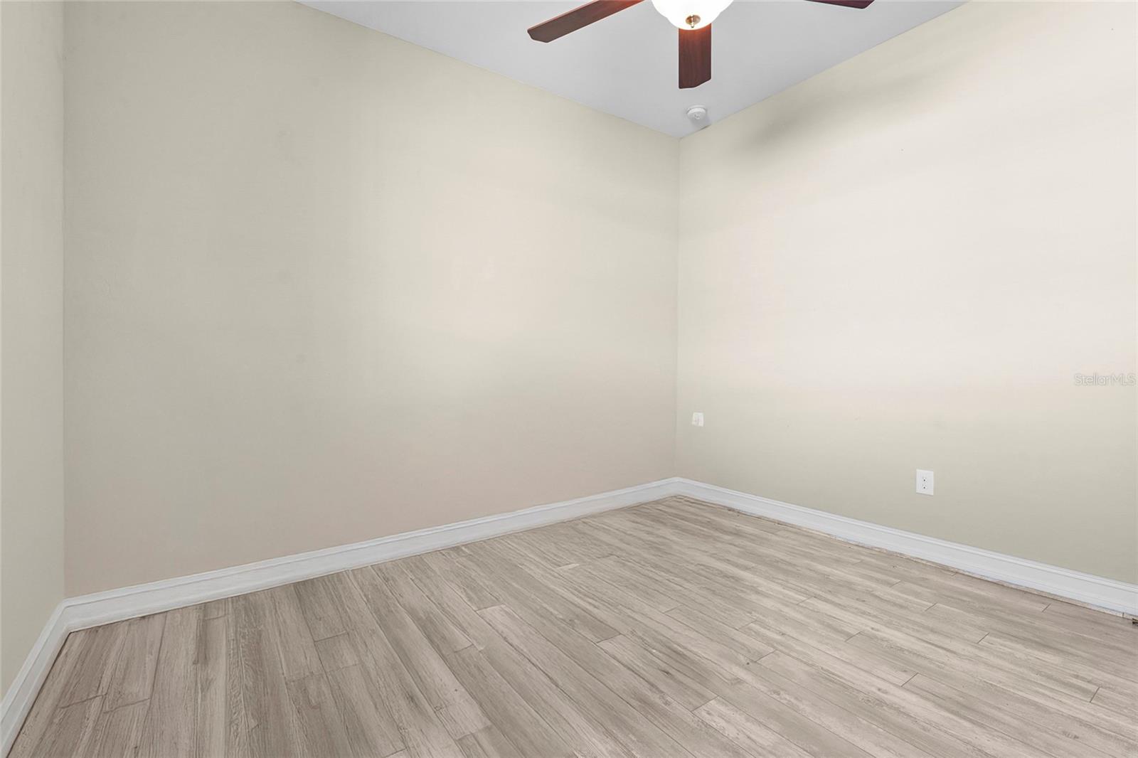 Image 44 of 85 For 7686 Raptor Court