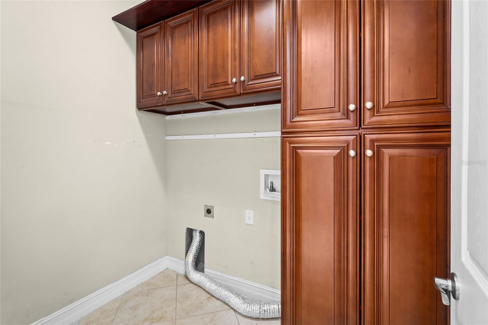 Image 47 of 85 For 7686 Raptor Court