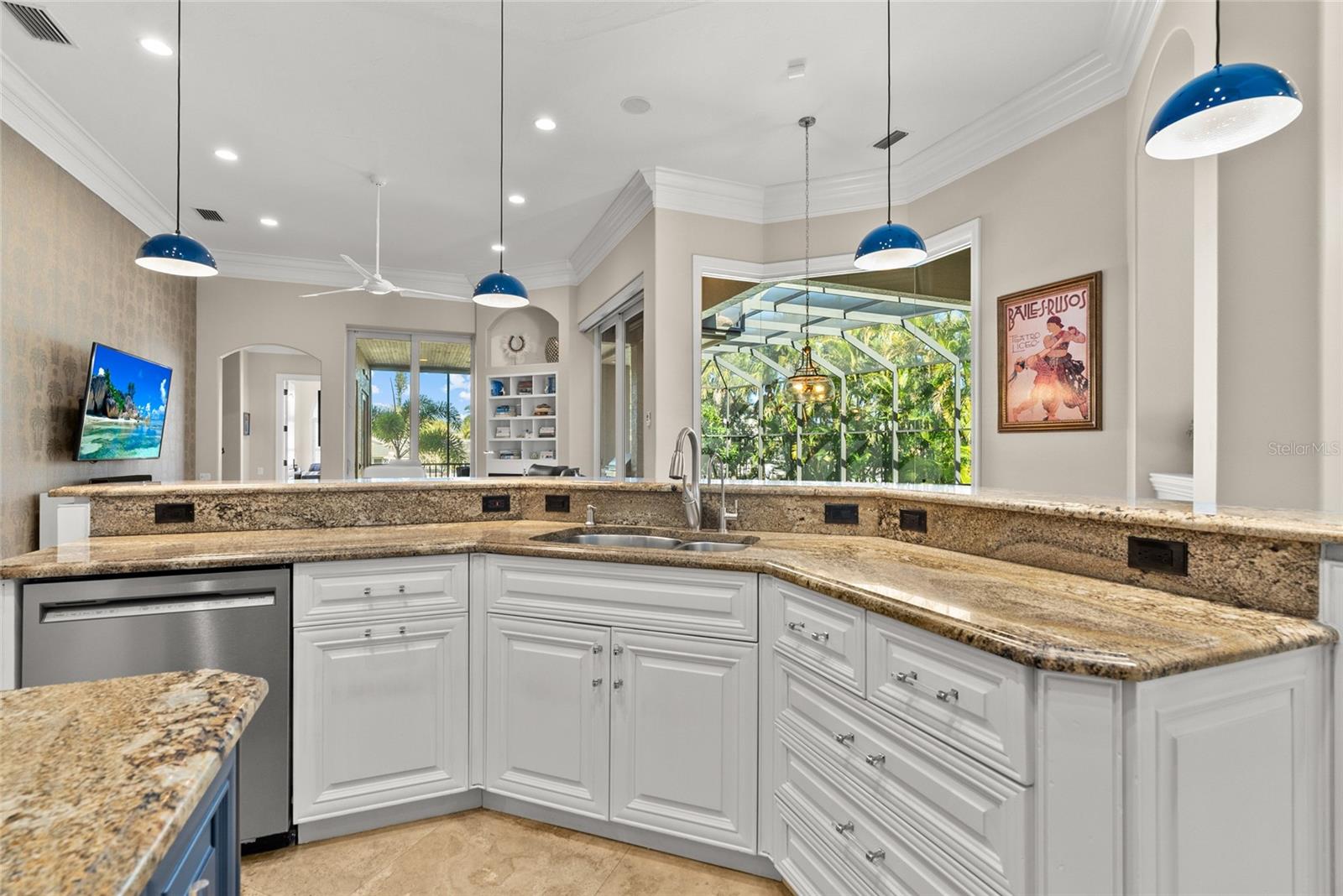 Image 22 of 78 For 611 Tremont Street