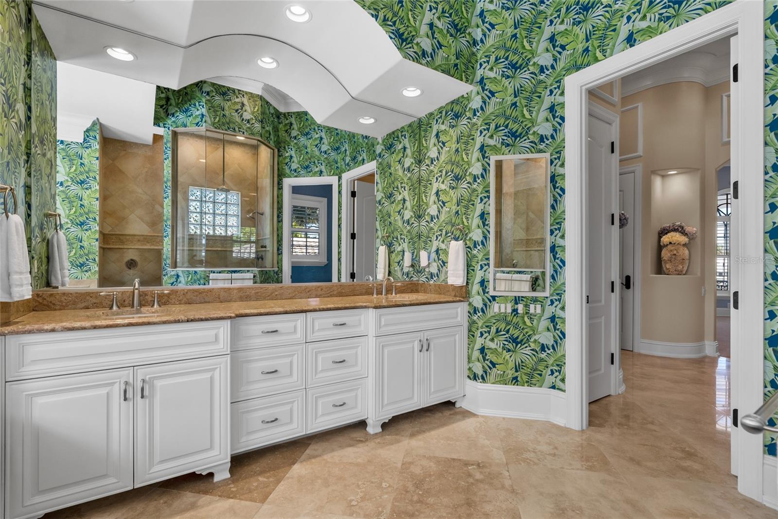 Image 37 of 78 For 611 Tremont Street