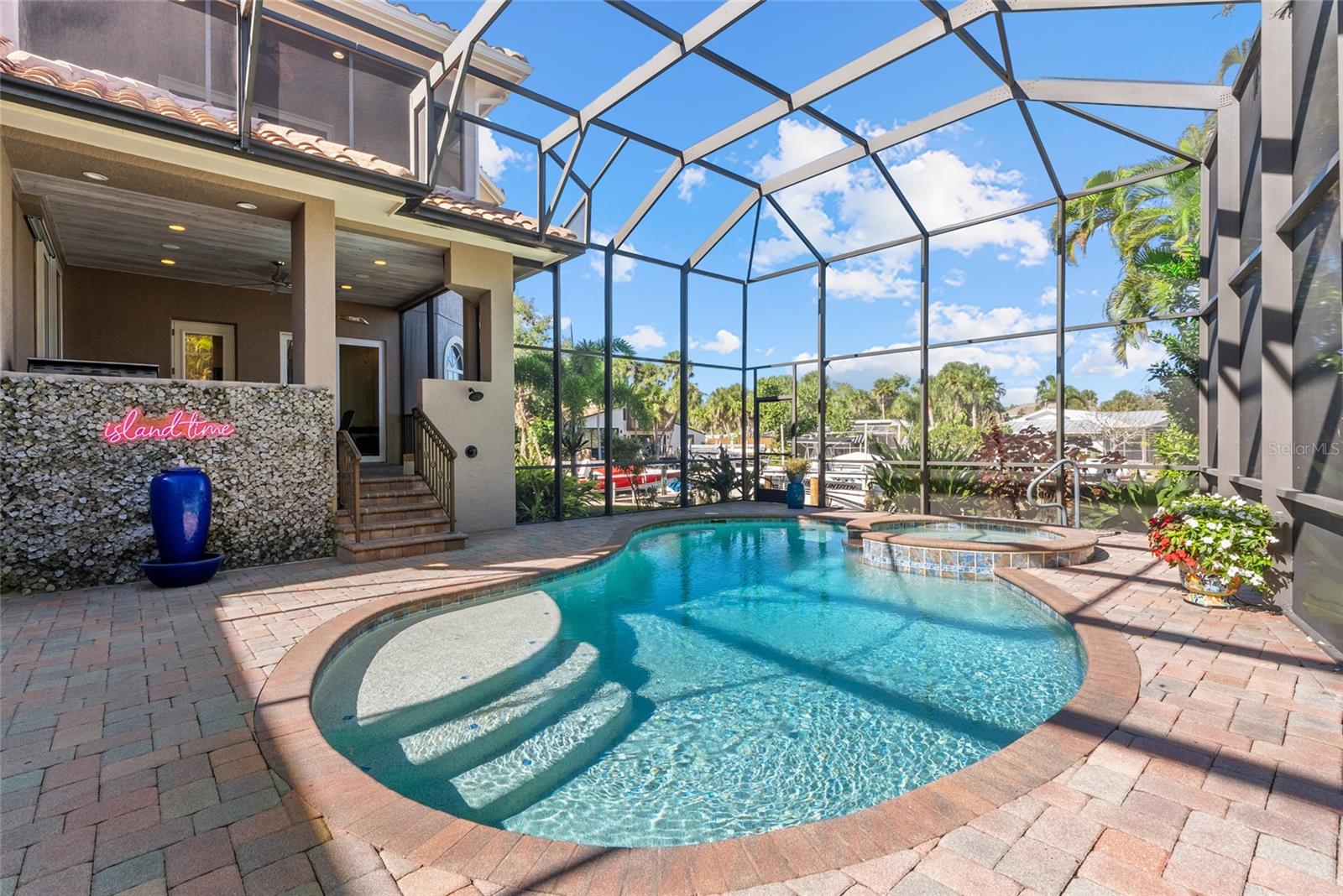 Image 4 of 78 For 611 Tremont Street