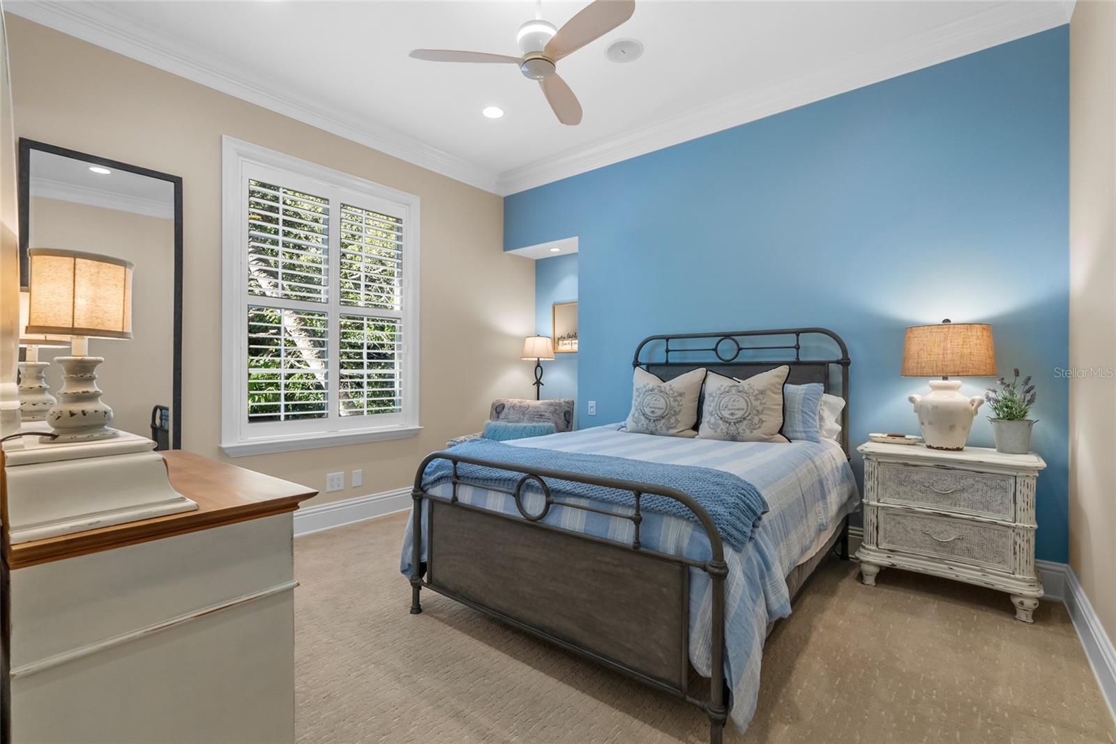 Image 40 of 78 For 611 Tremont Street