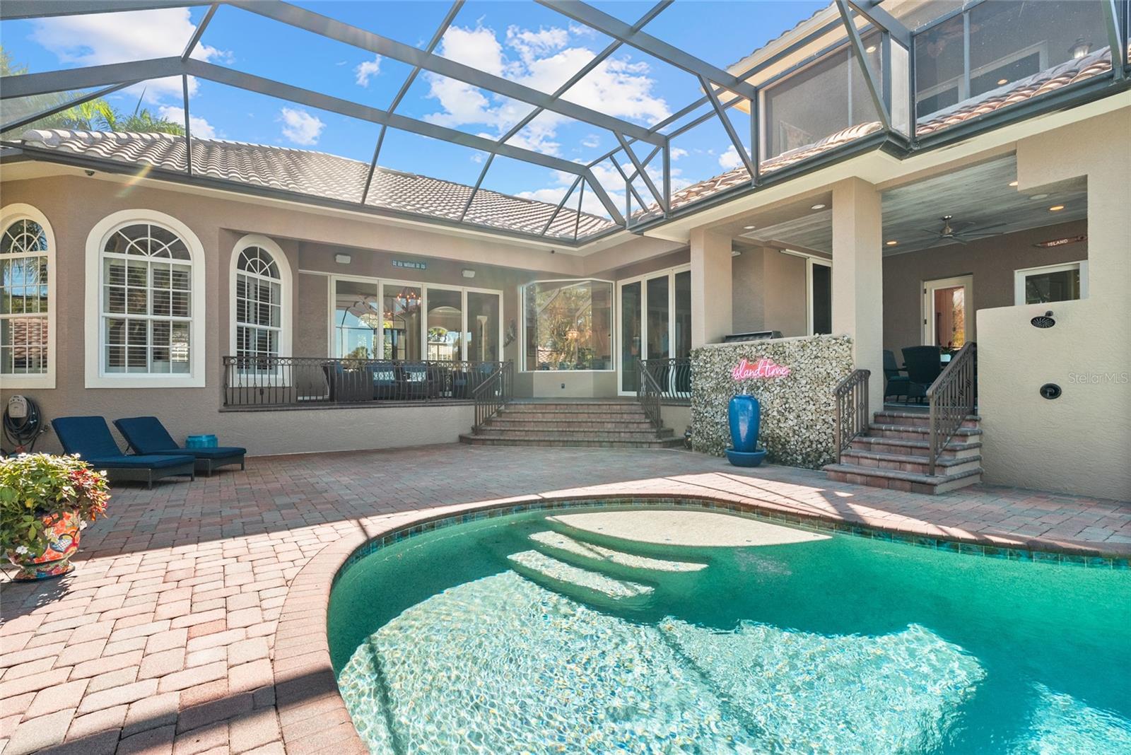 Image 61 of 78 For 611 Tremont Street