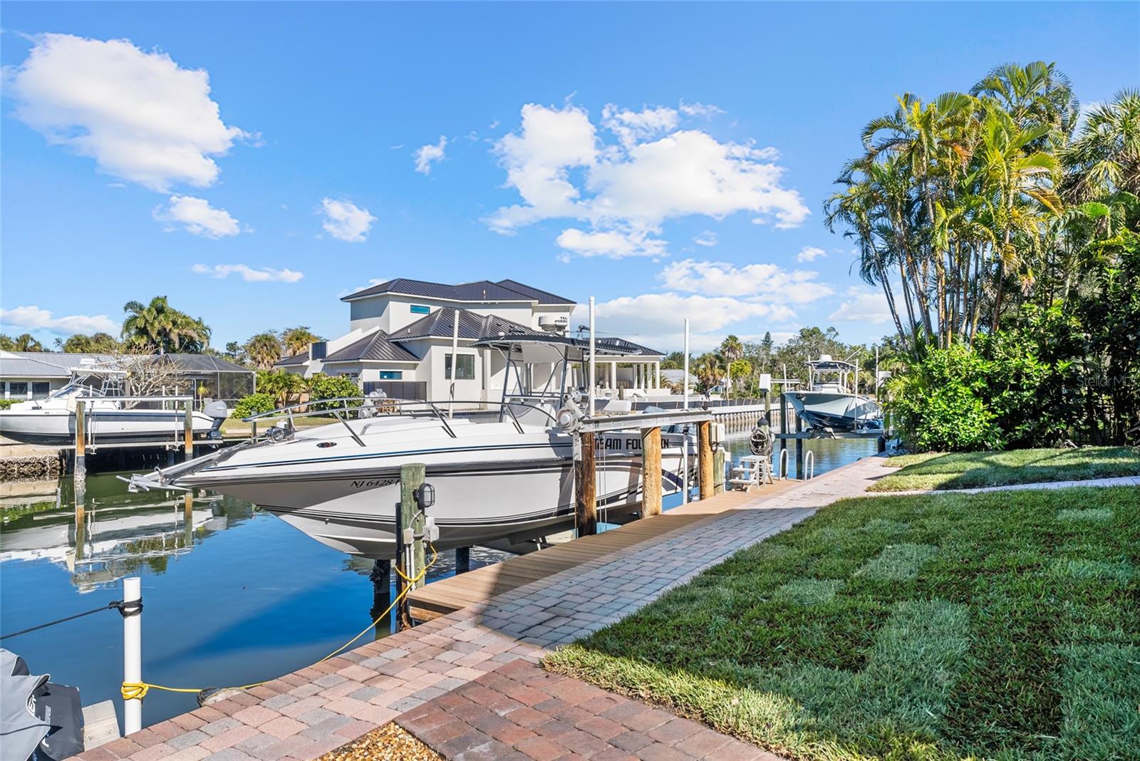 Image 68 of 78 For 611 Tremont Street