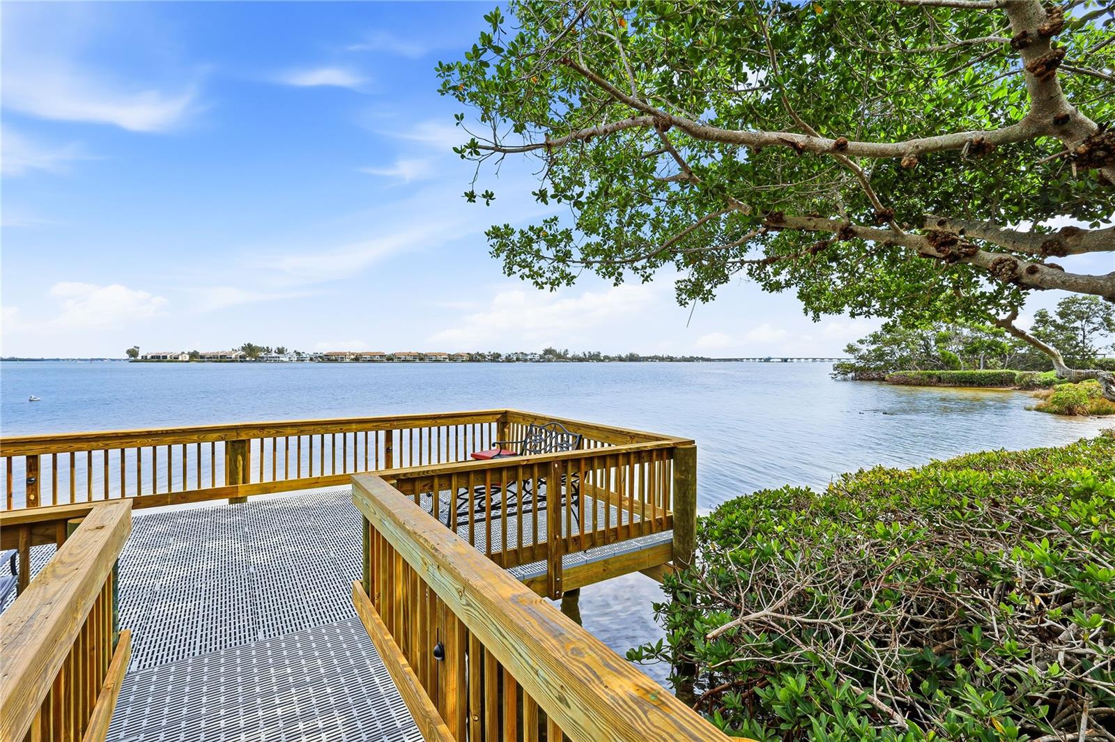 Image 24 of 44 For 1801 Gulf Drive N 215