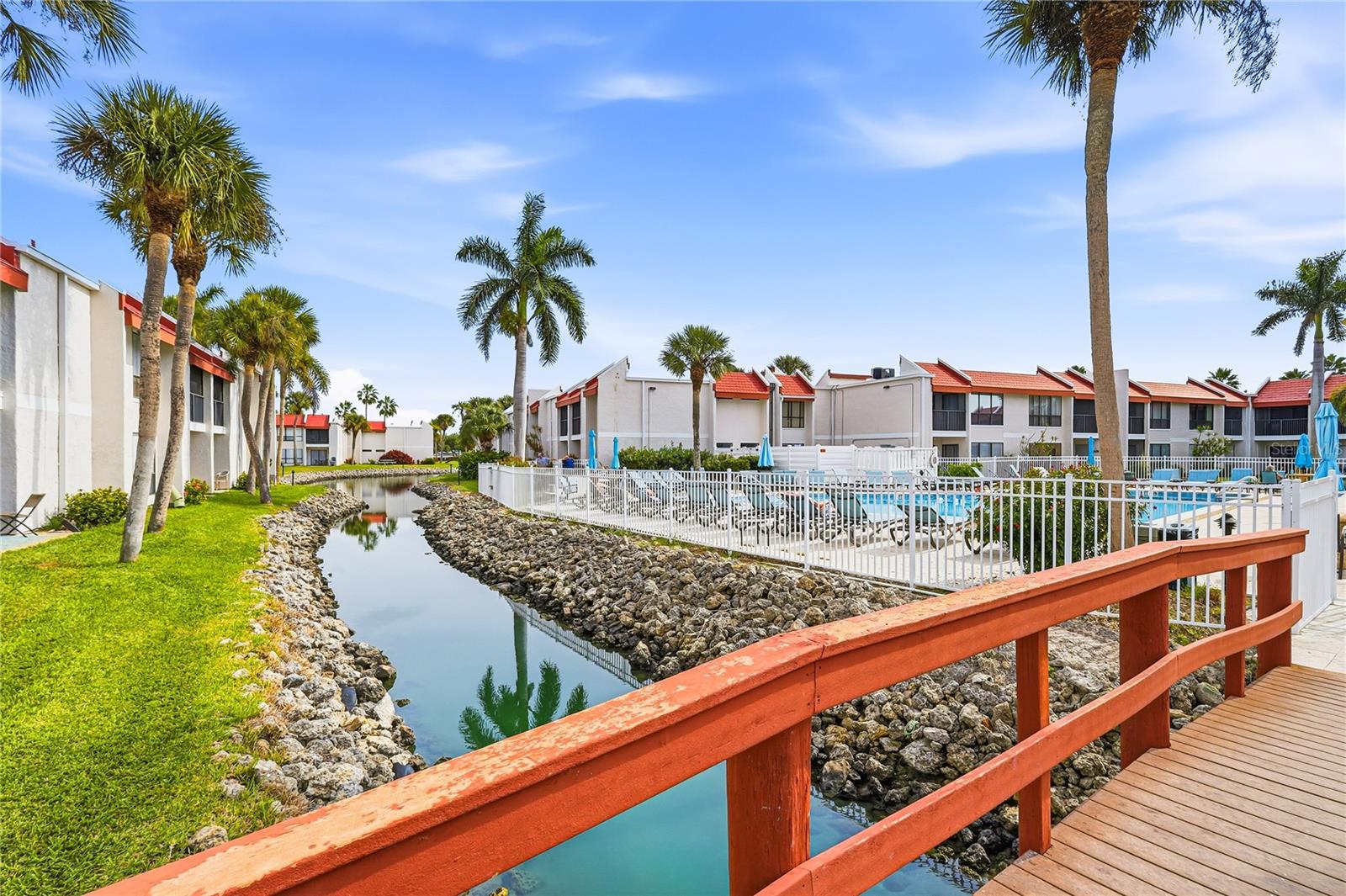 Image 29 of 44 For 1801 Gulf Drive N 215