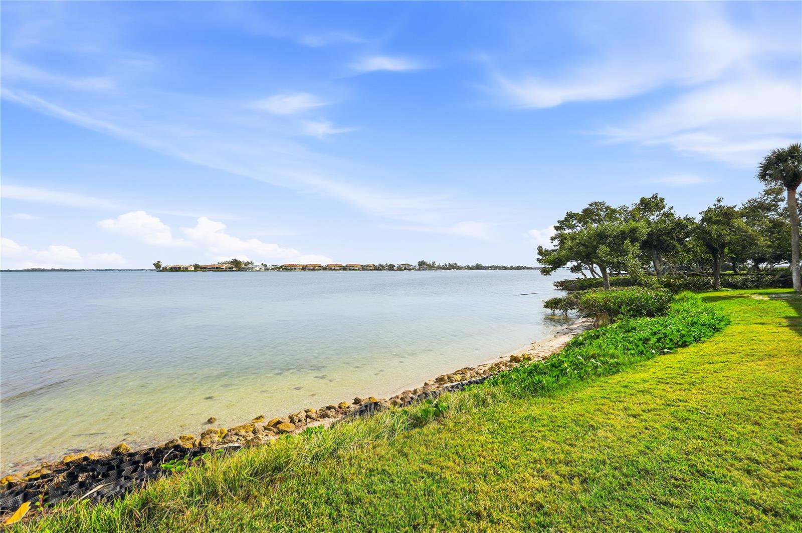 Image 32 of 44 For 1801 Gulf Drive N 215