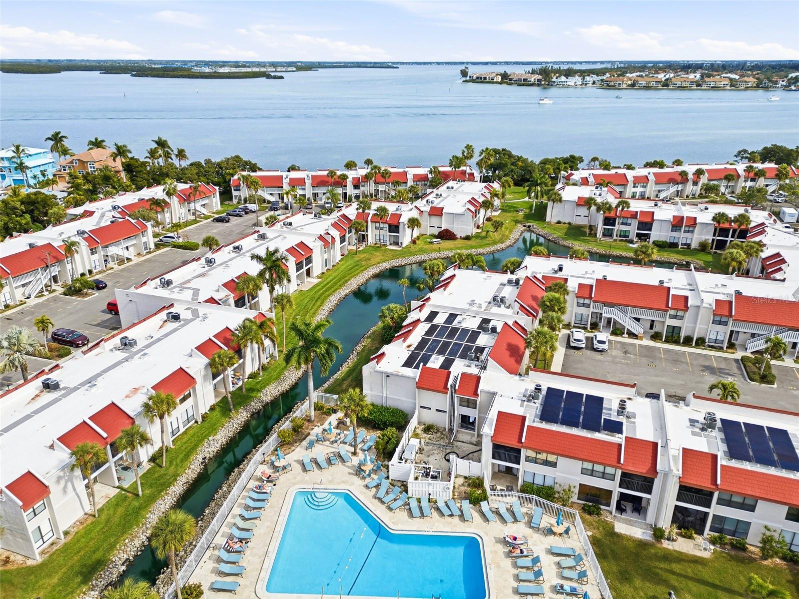 Image 37 of 44 For 1801 Gulf Drive N 215