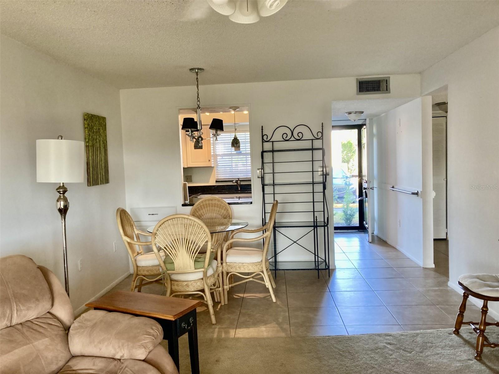 Image 4 of 20 For 304 47th Avenue Drive W 112