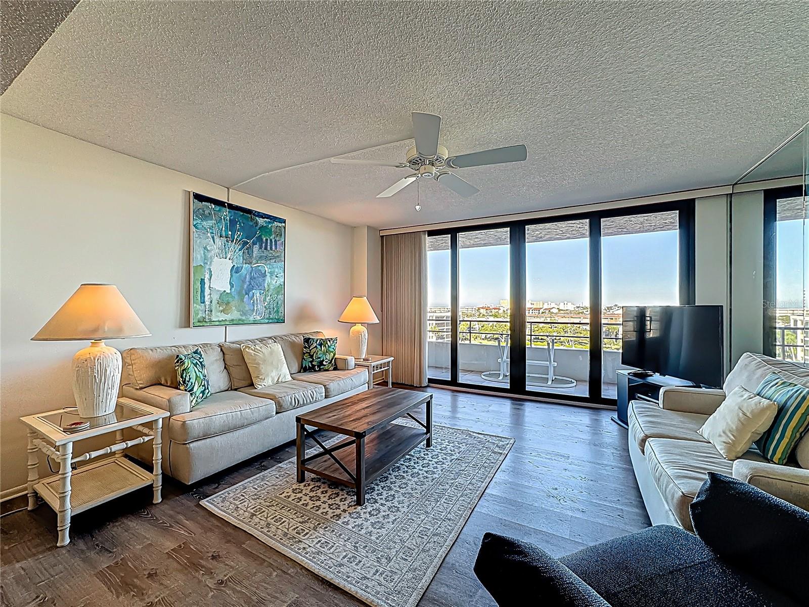 Image 11 of 44 For 6415 Midnight Pass Road 702