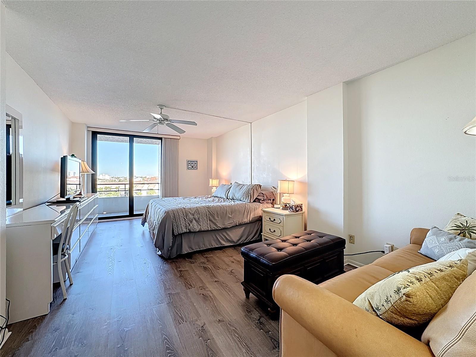 Image 20 of 44 For 6415 Midnight Pass Road 702