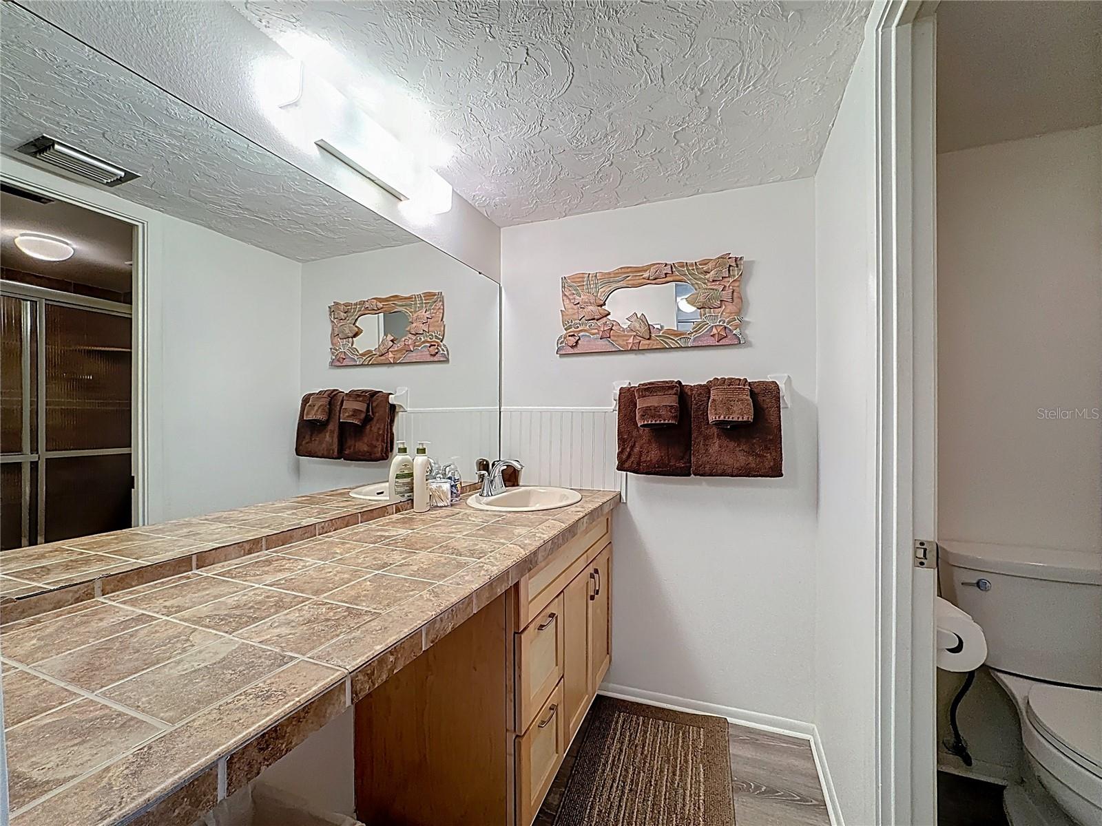 Image 26 of 44 For 6415 Midnight Pass Road 702