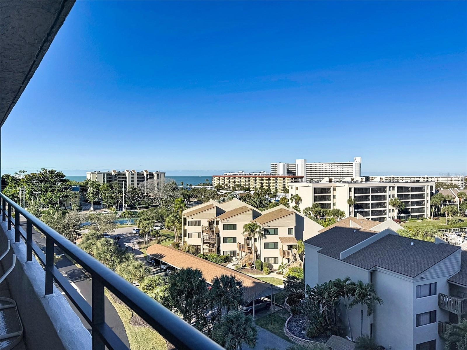 Image 31 of 44 For 6415 Midnight Pass Road 702