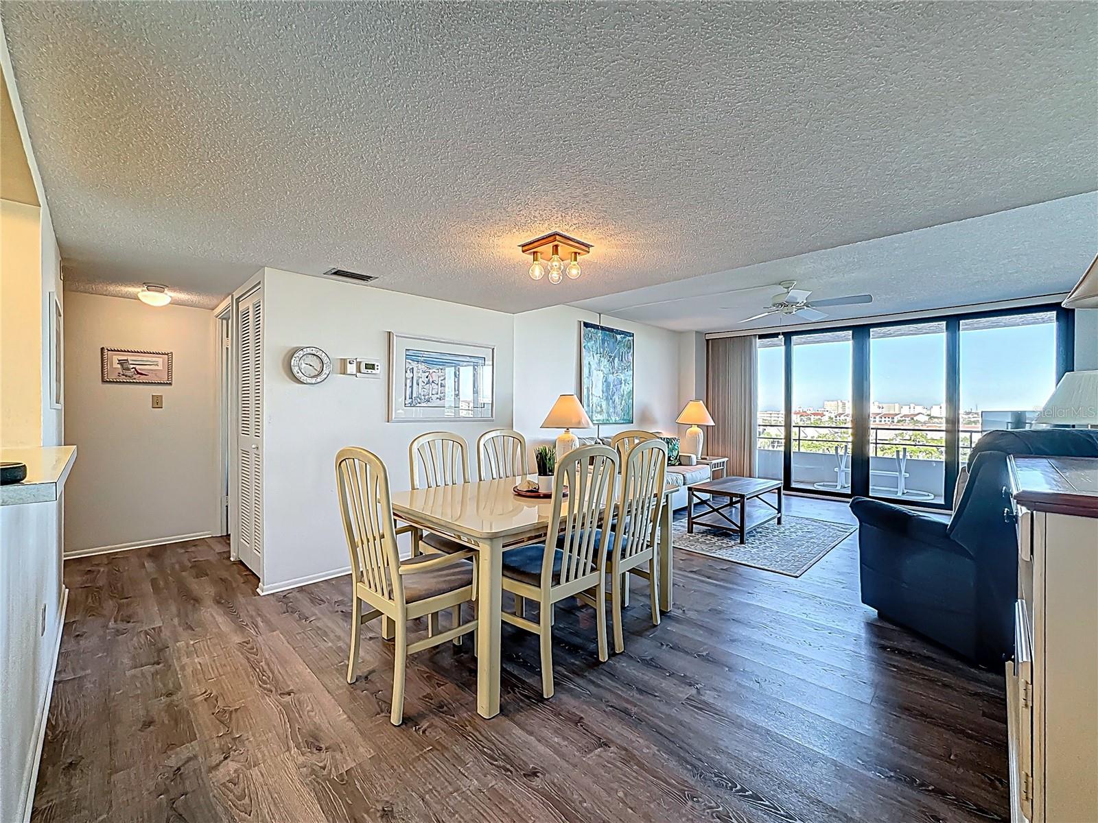 Image 8 of 44 For 6415 Midnight Pass Road 702