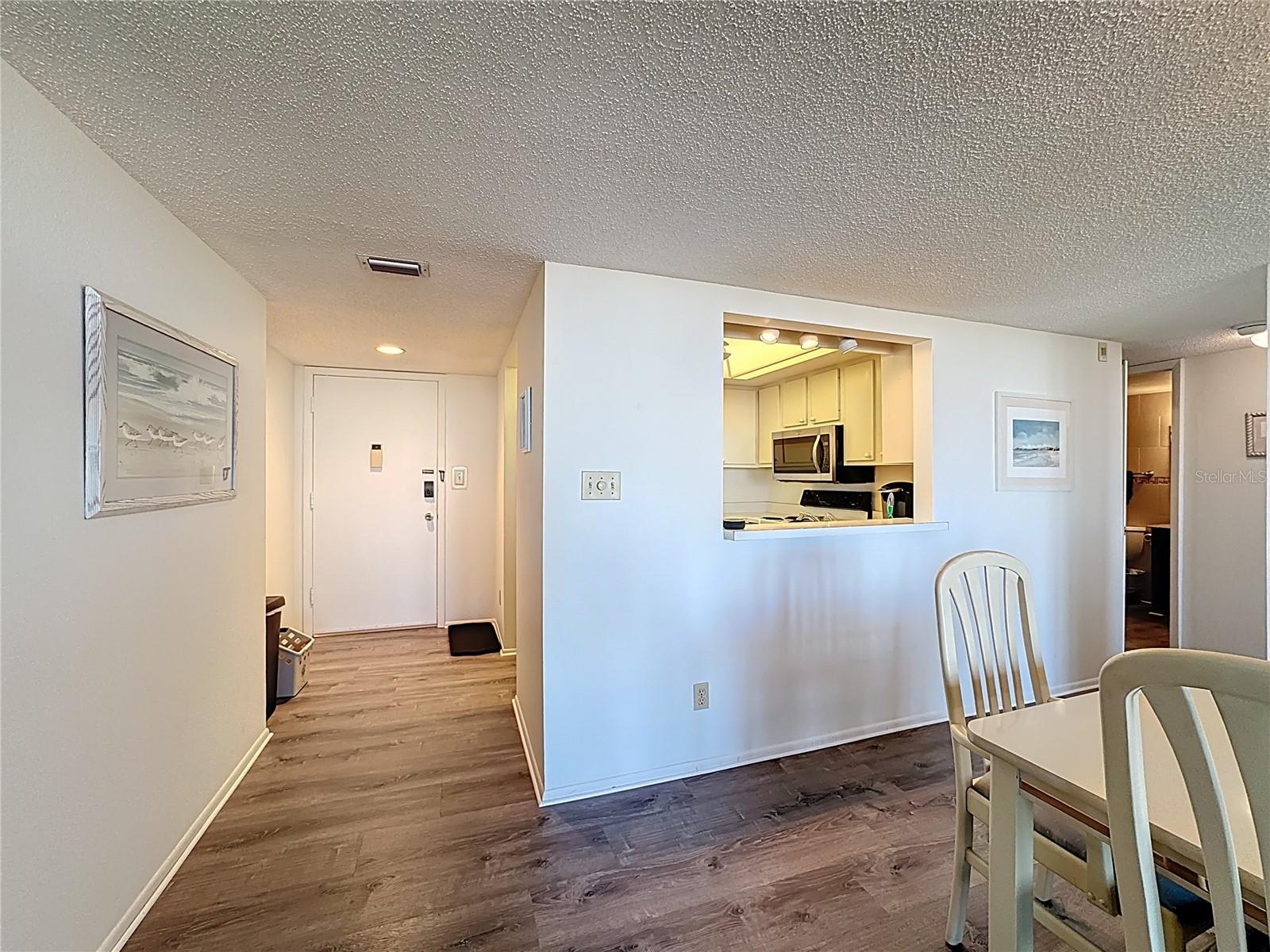 Image 9 of 44 For 6415 Midnight Pass Road 702