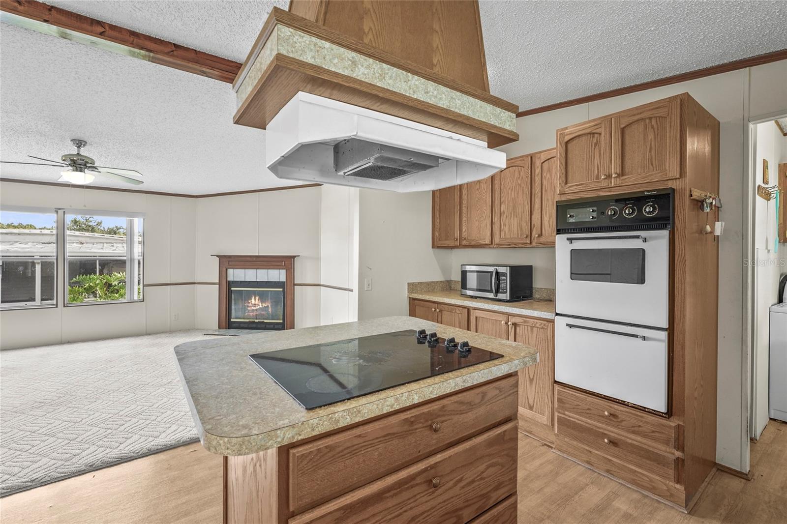 Image 19 of 56 For 420 49th Street E 48