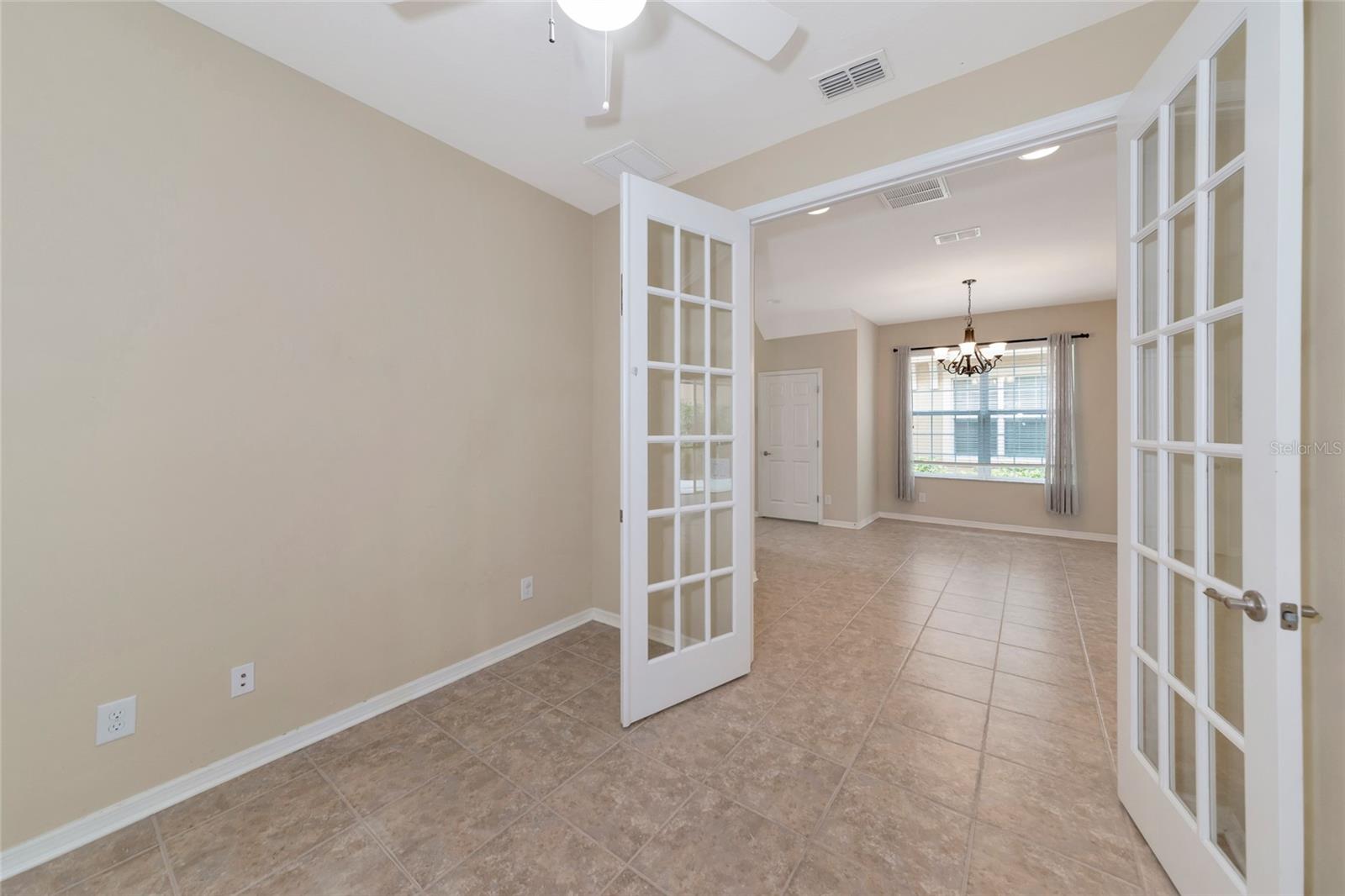 Image 16 of 27 For 5519 Napa Drive