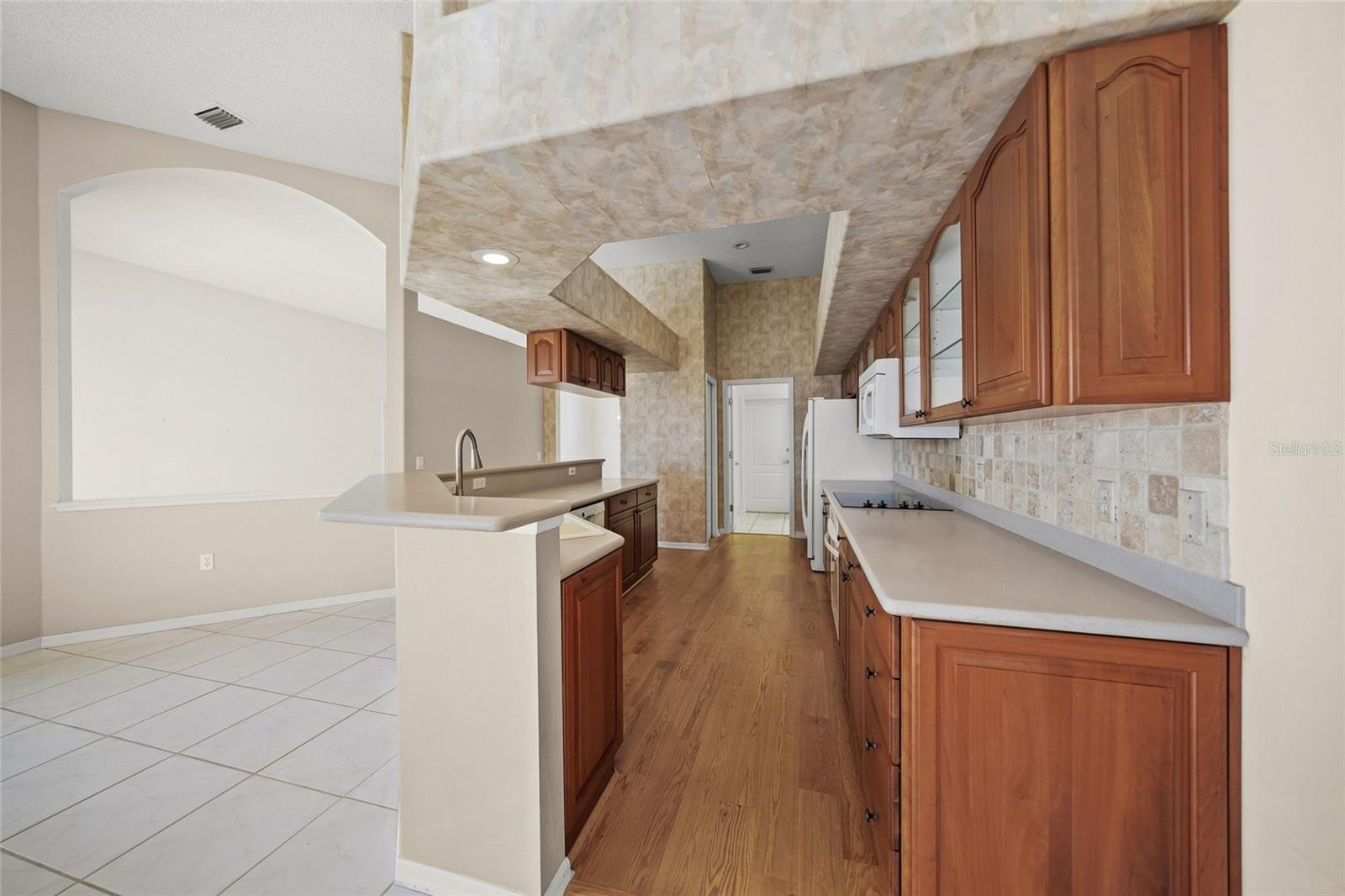 Image 18 of 51 For 9017 Huntington Pointe Drive