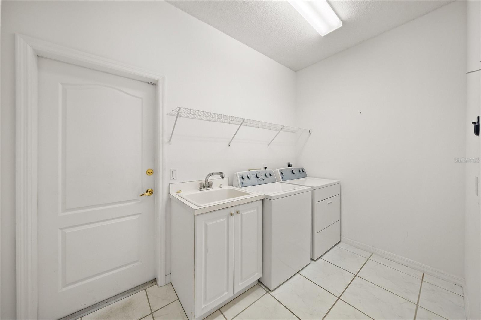 Image 34 of 51 For 9017 Huntington Pointe Drive