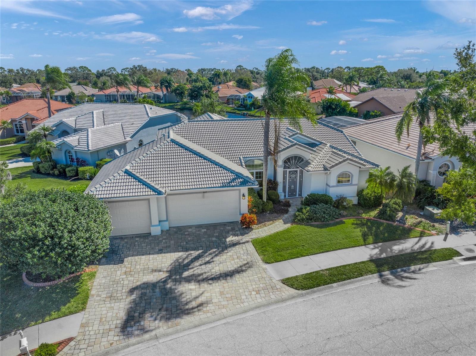 Image 4 of 51 For 9017 Huntington Pointe Drive