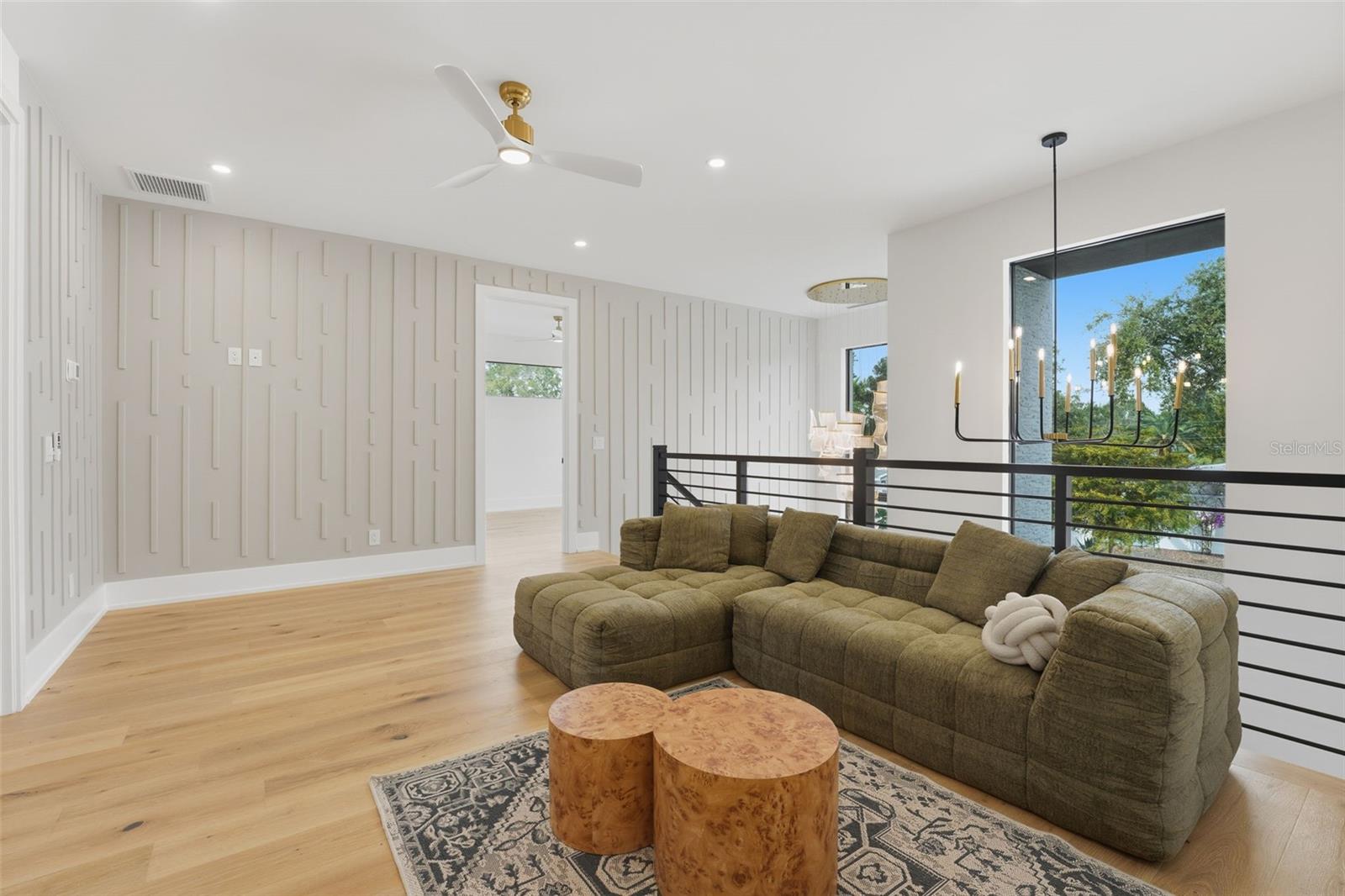 Image 20 of 63 For 2450 Hawthorne Street