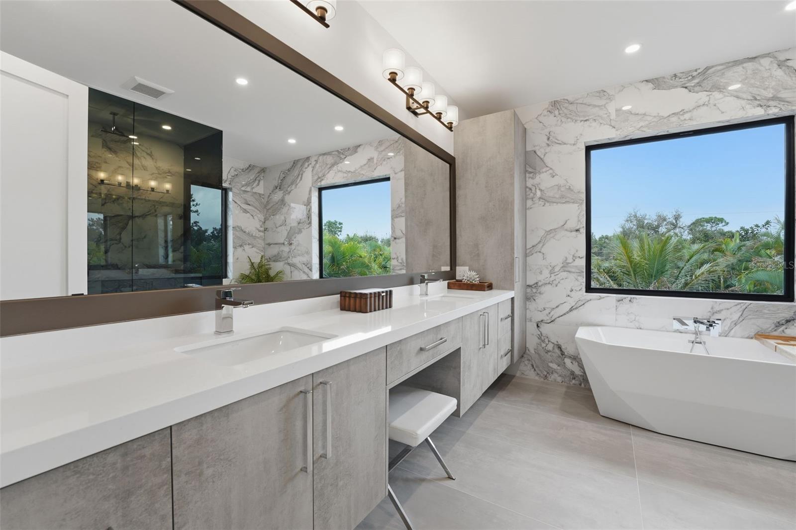 Image 30 of 63 For 2450 Hawthorne Street