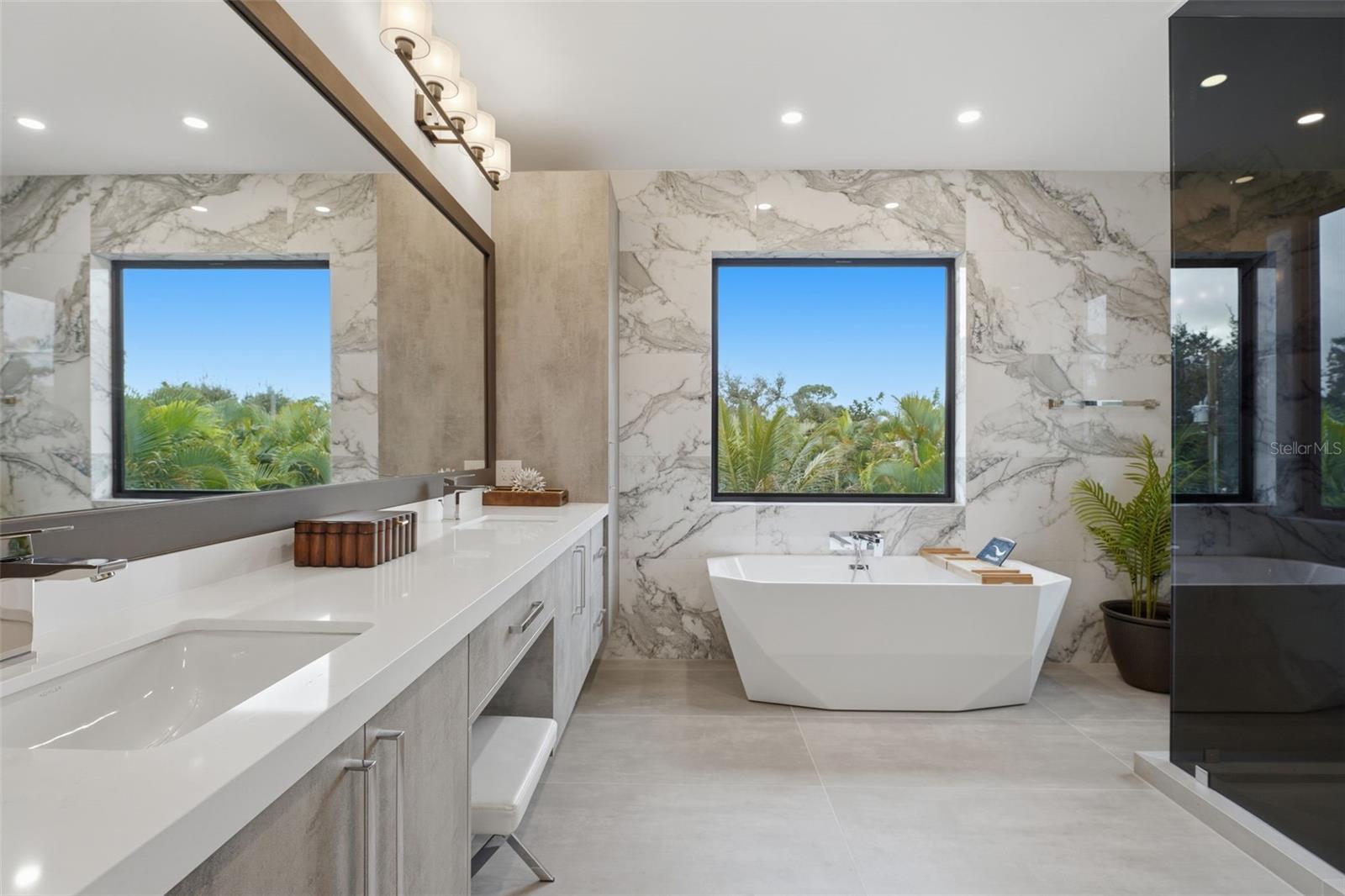 Image 31 of 63 For 2450 Hawthorne Street